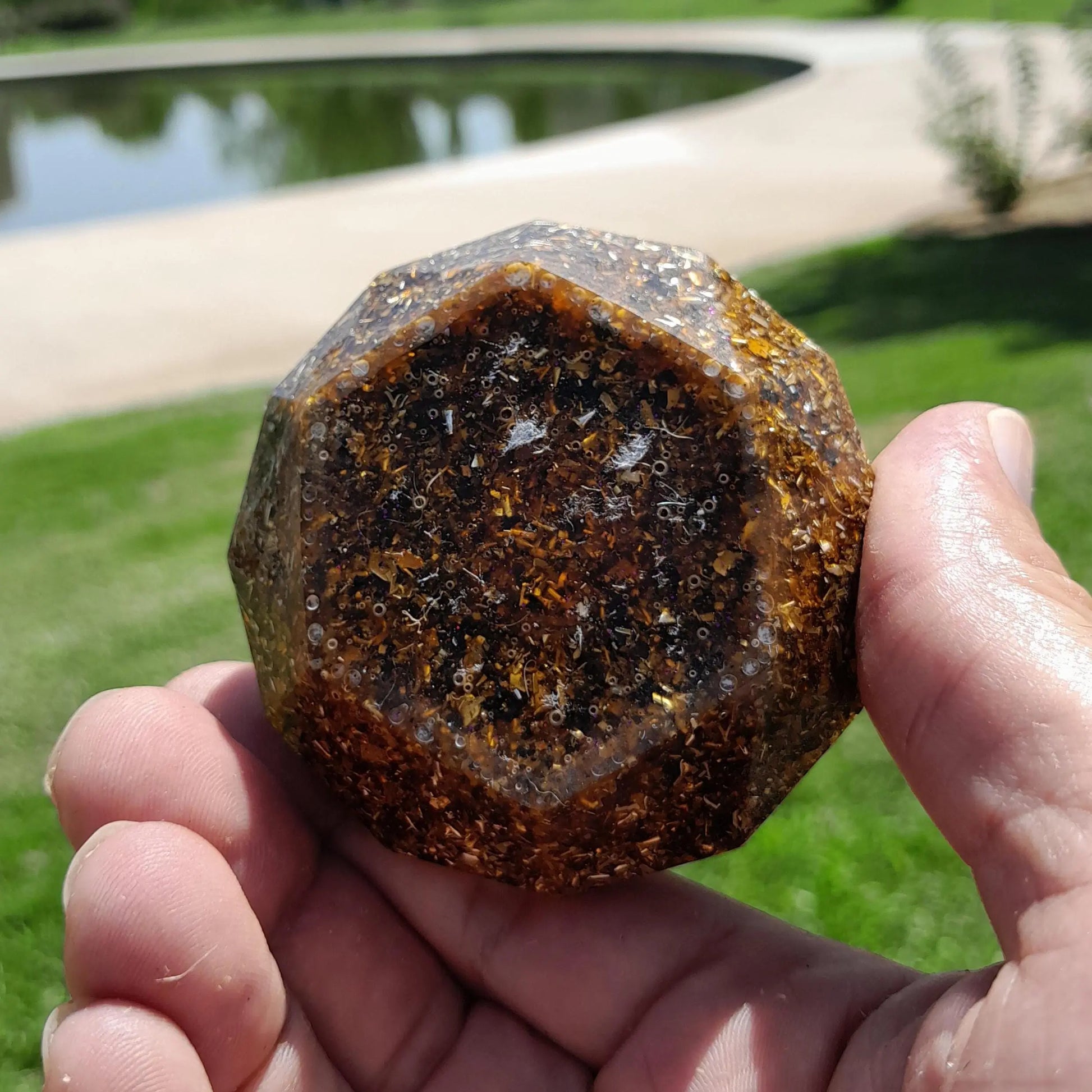 Domo de Orgonita Marron- Tamaño Mediano - mundoorgon