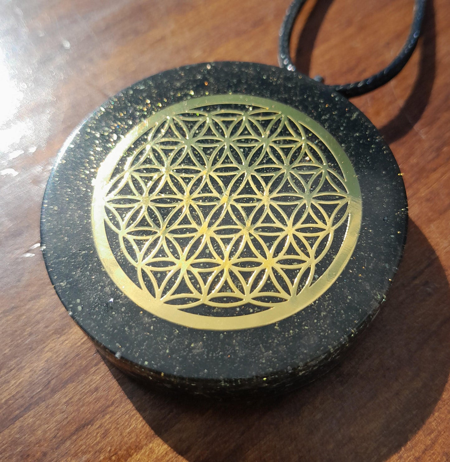 Colgante Orgonita Flor de la Vida con Shunguita- Negro- Orgone Pendant