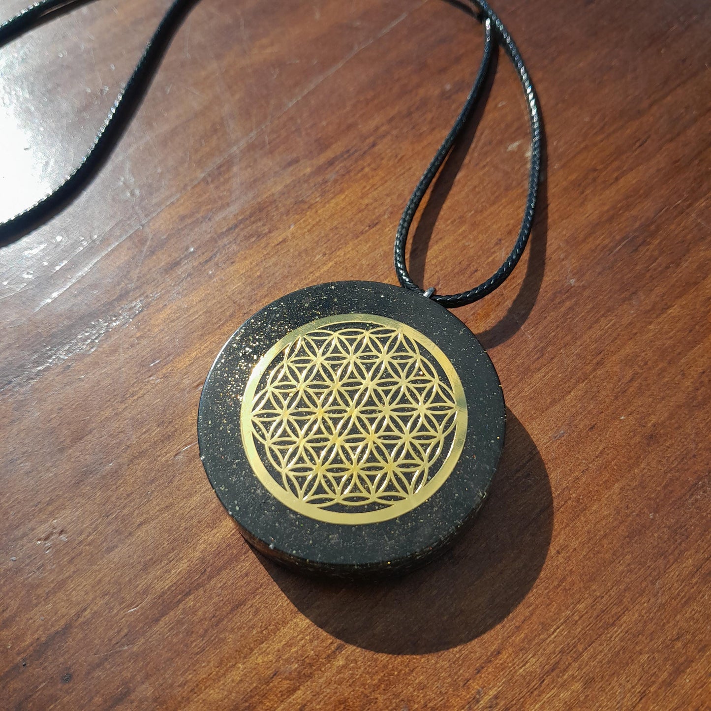 Colgante Orgonita Flor de la Vida con Shunguita- Negro- Orgone Pendant