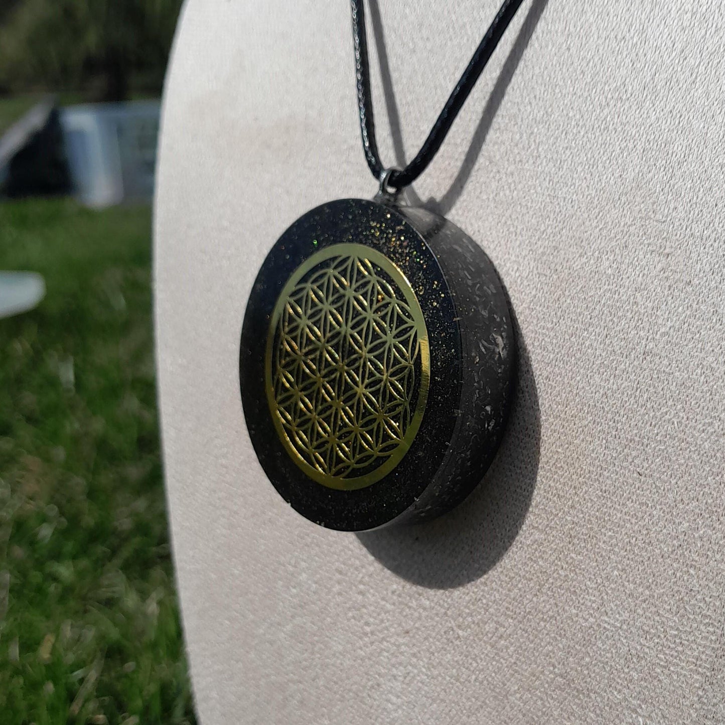 Colgante Orgonita Flor de la Vida con Shunguita- Negro- Orgone Pendant