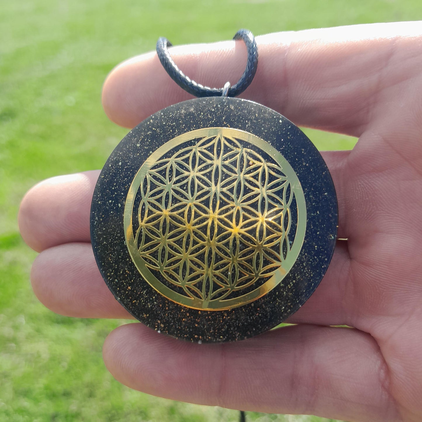 Colgante Orgonita Flor de la Vida con Shunguita- Negro- Orgone Pendant