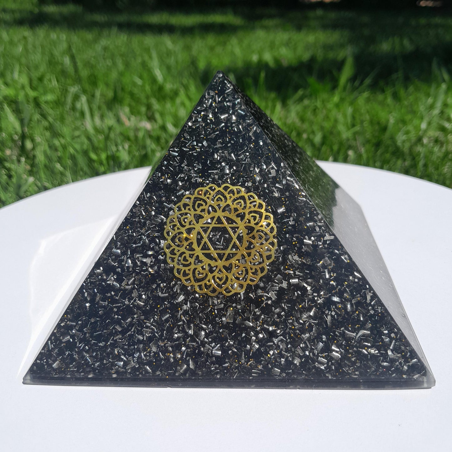 Pirámide Orgonita Estrella de 6 Puntas- 120mm Base- Energía Positiva, Protección y Decoración Espiritual