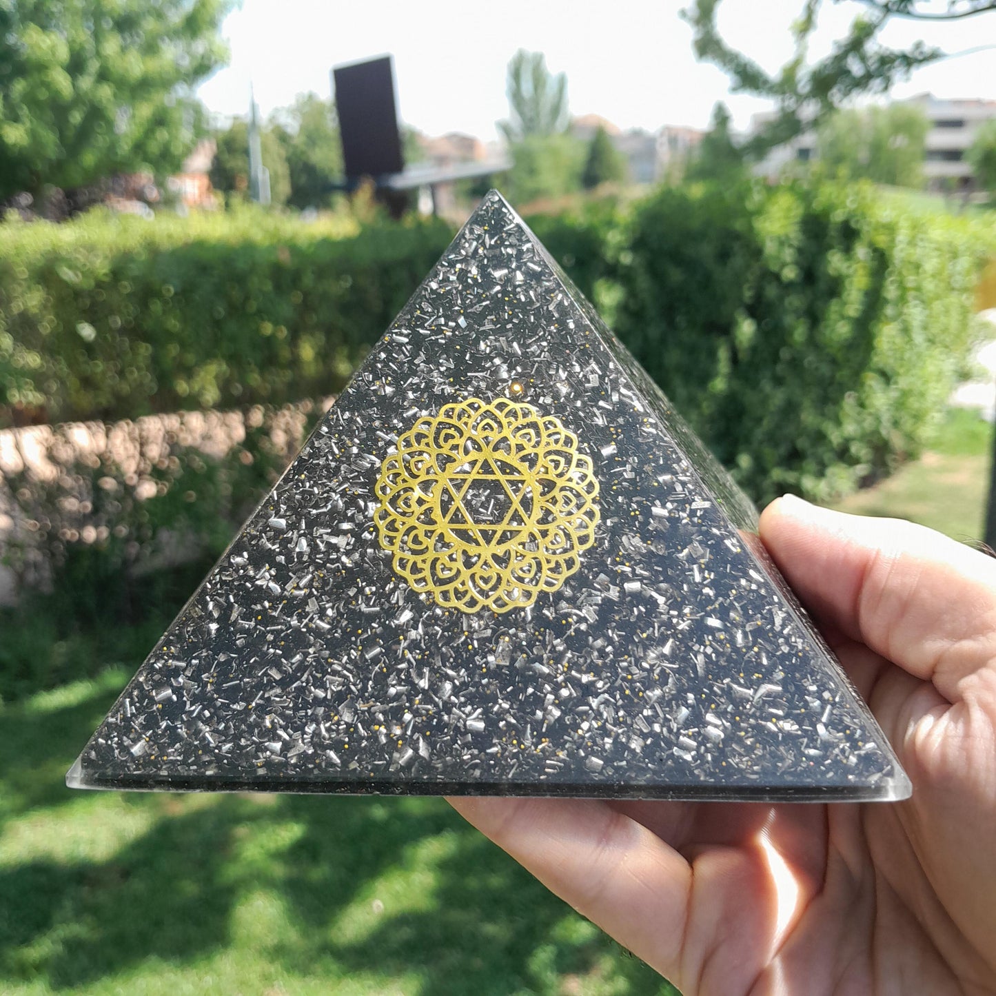 Pirámide Orgonita Estrella de 6 Puntas- 120mm Base- Energía Positiva, Protección y Decoración Espiritual