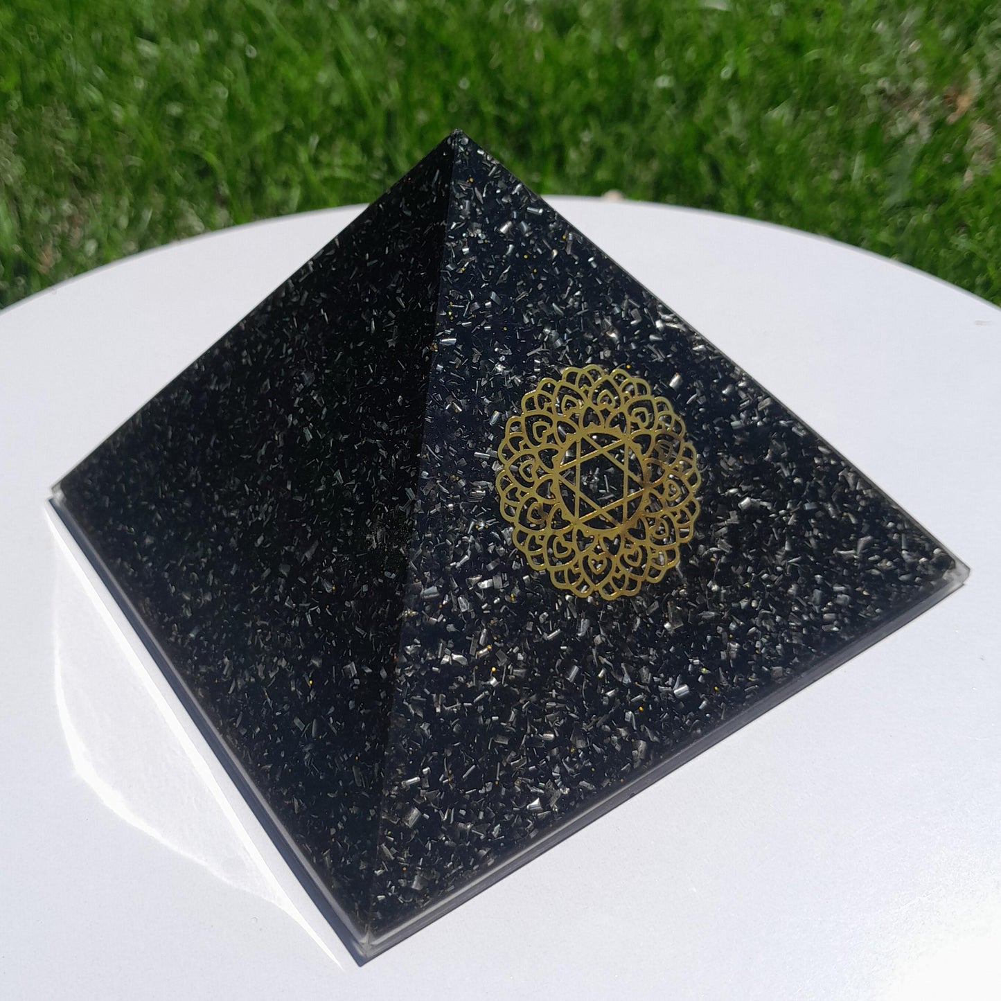 Pirámide Orgonita Estrella de 6 Puntas- 120mm Base- Energía Positiva, Protección y Decoración Espiritual