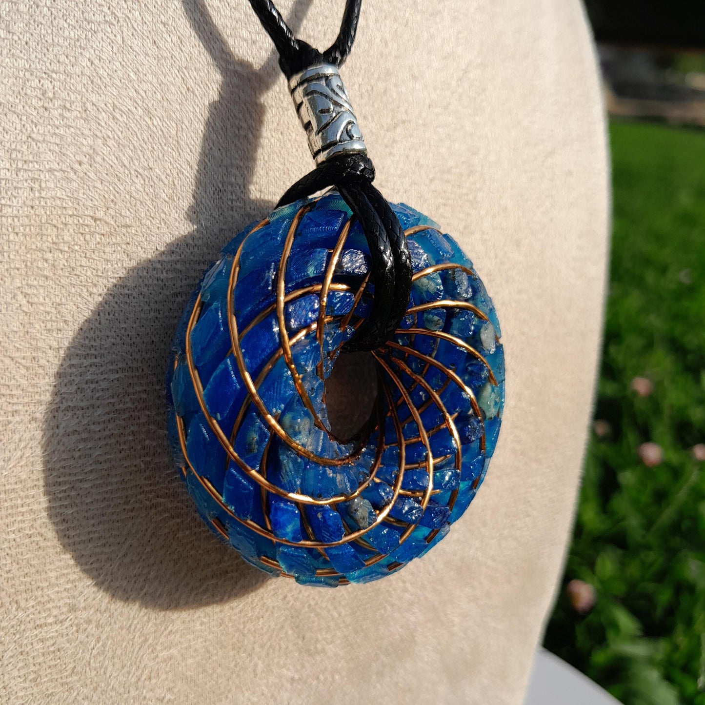Bobina Torus Rodin Azul con Lapislázuli- 50mm- Generador de Ondas de Vórtice