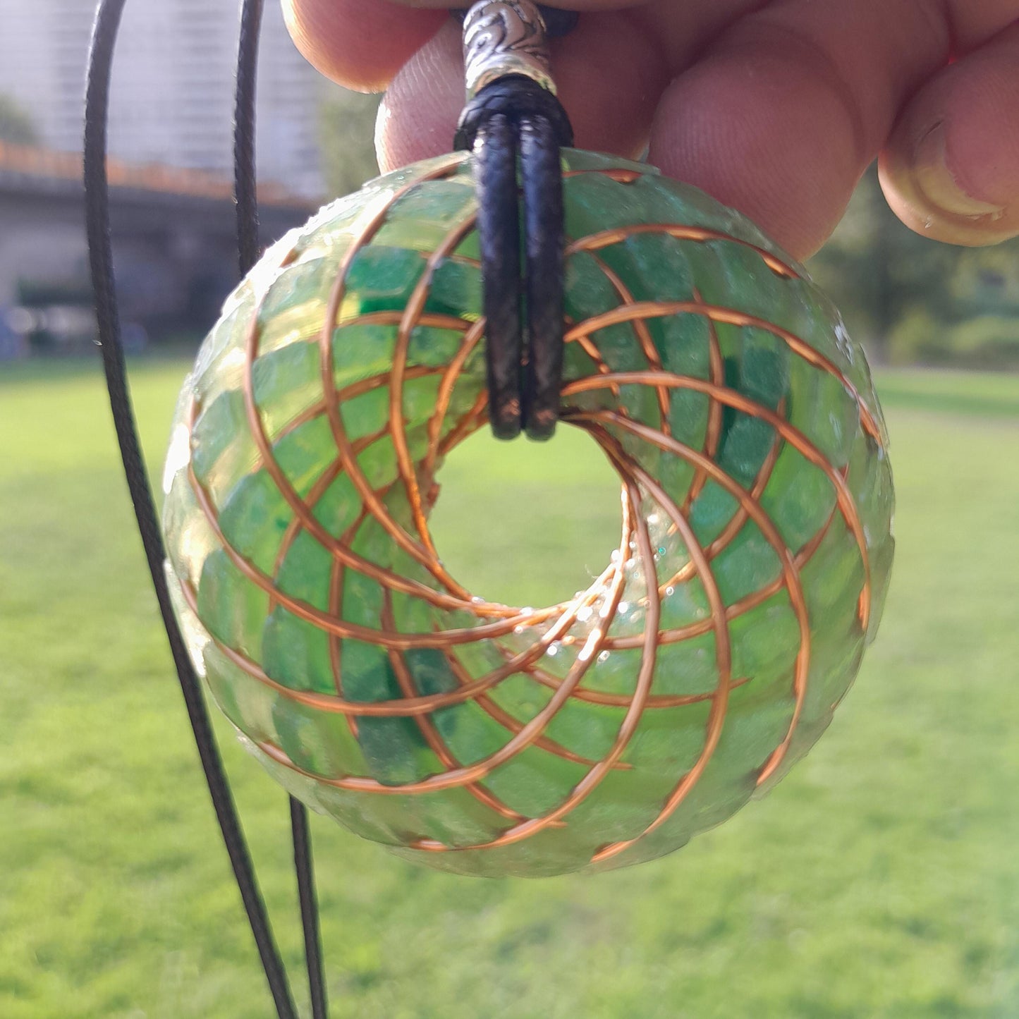 Bobina Torus Rodin Azul con Aventurina Verde- 50mm- Generador de Ondas de Vórtice