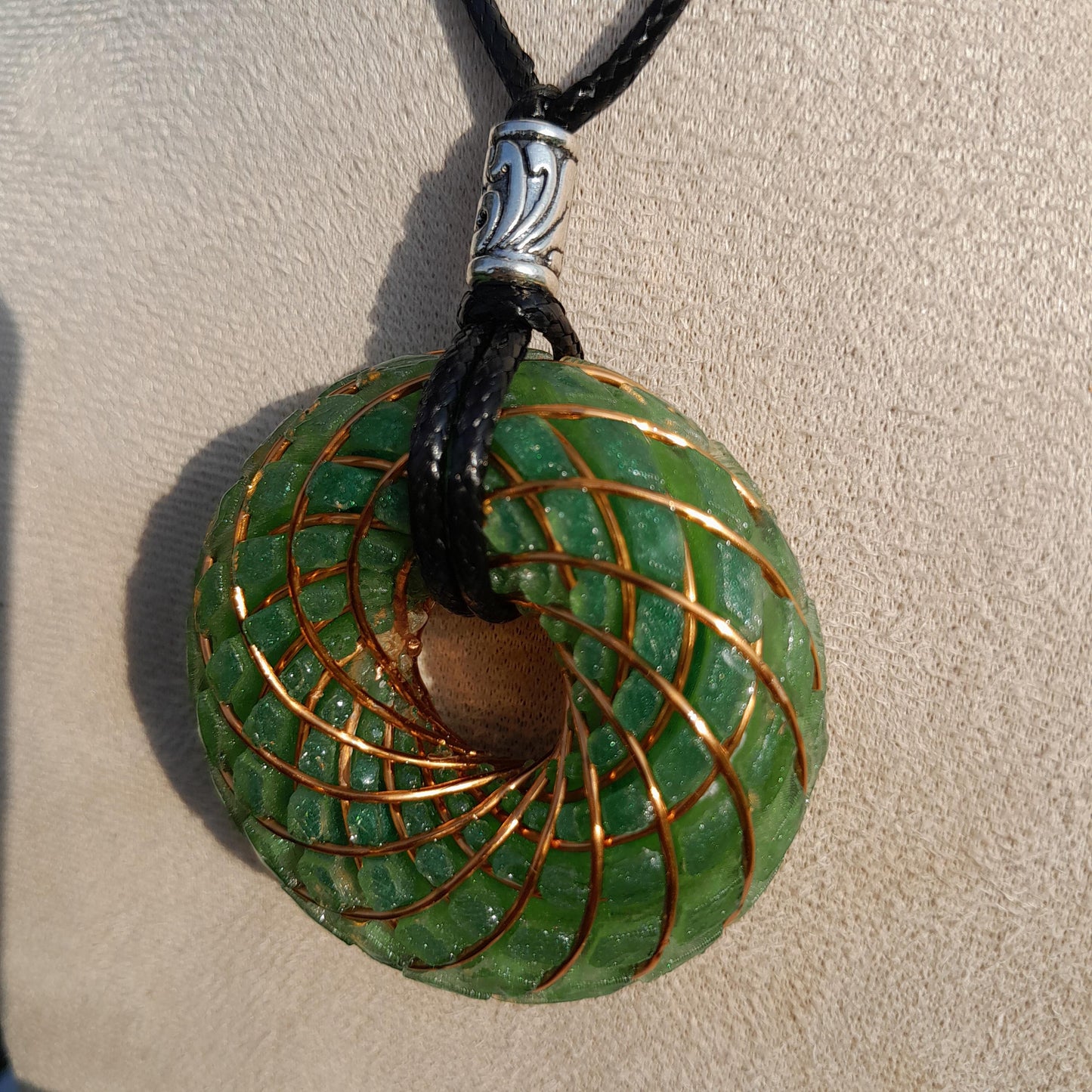 Bobina Torus Rodin Azul con Aventurina Verde- 50mm- Generador de Ondas de Vórtice