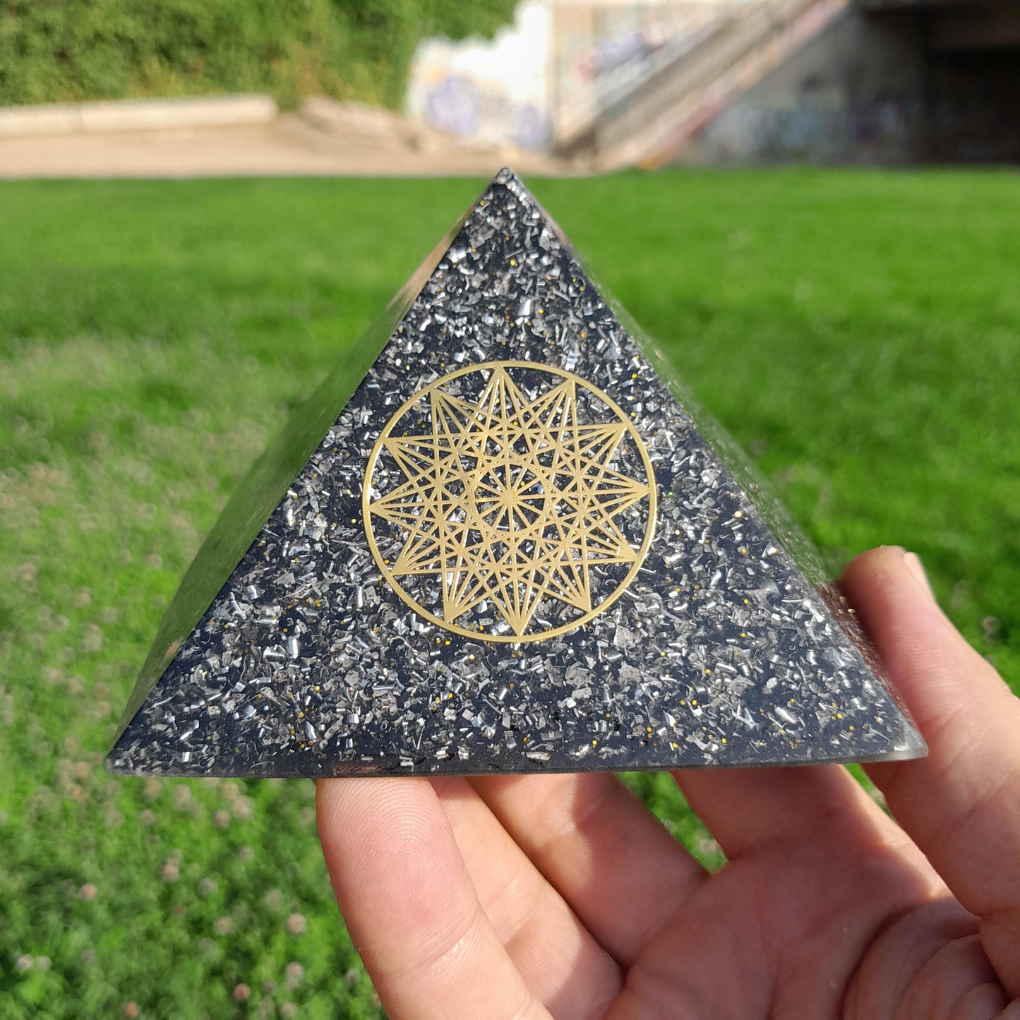Pirámide Orgonita Metatron- 90mm de Base
