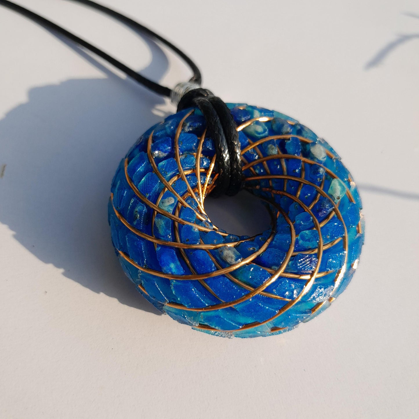 Bobina Torus Rodin Azul con Lapislázuli- 50mm- Generador de Ondas de Vórtice