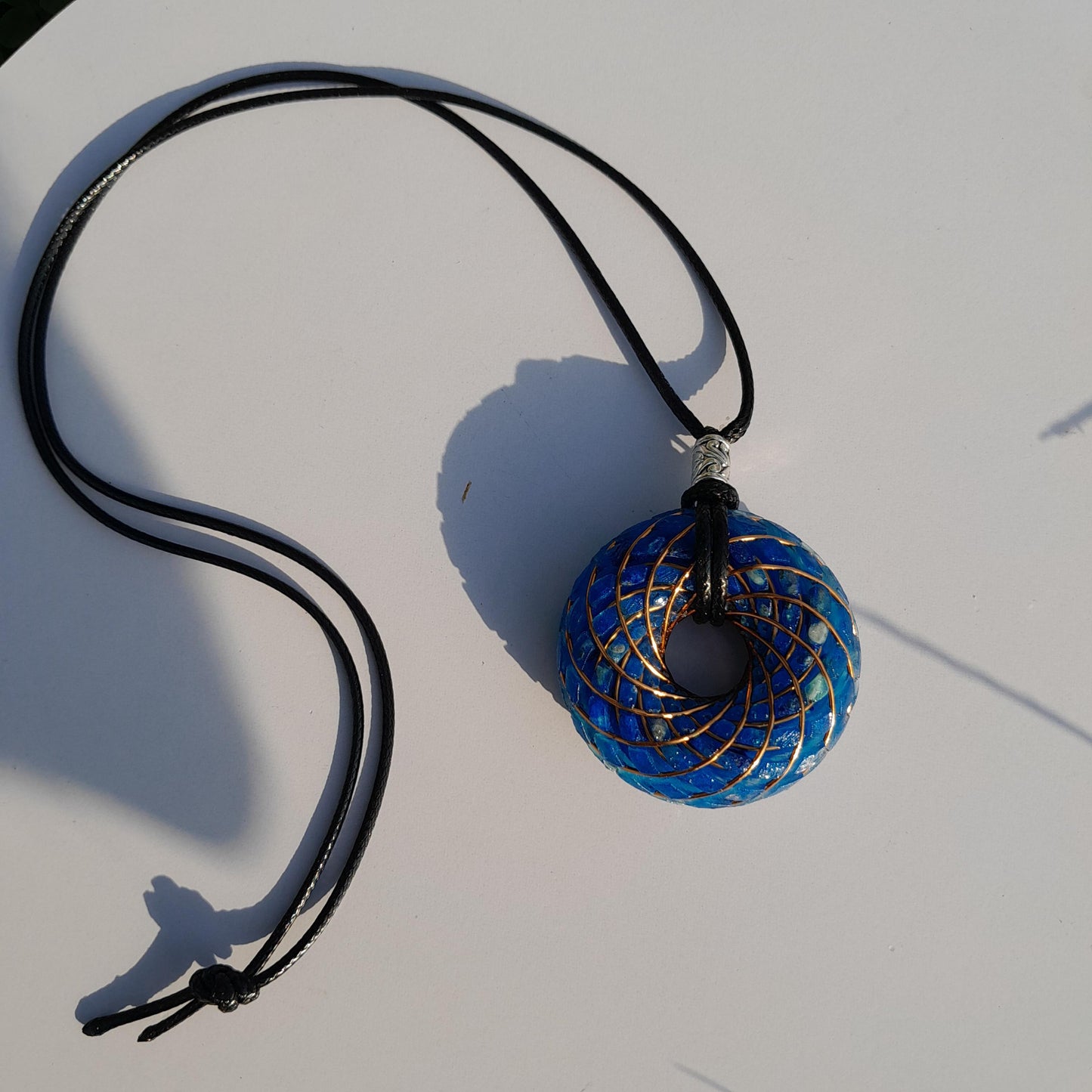 Bobina Torus Rodin Azul con Lapislázuli- 50mm- Generador de Ondas de Vórtice