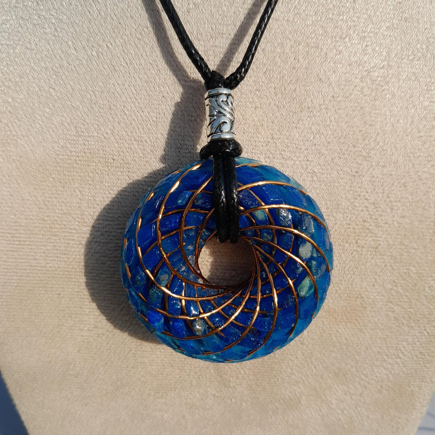 Bobina Torus Rodin Azul con Lapislázuli- 50mm- Generador de Ondas de Vórtice