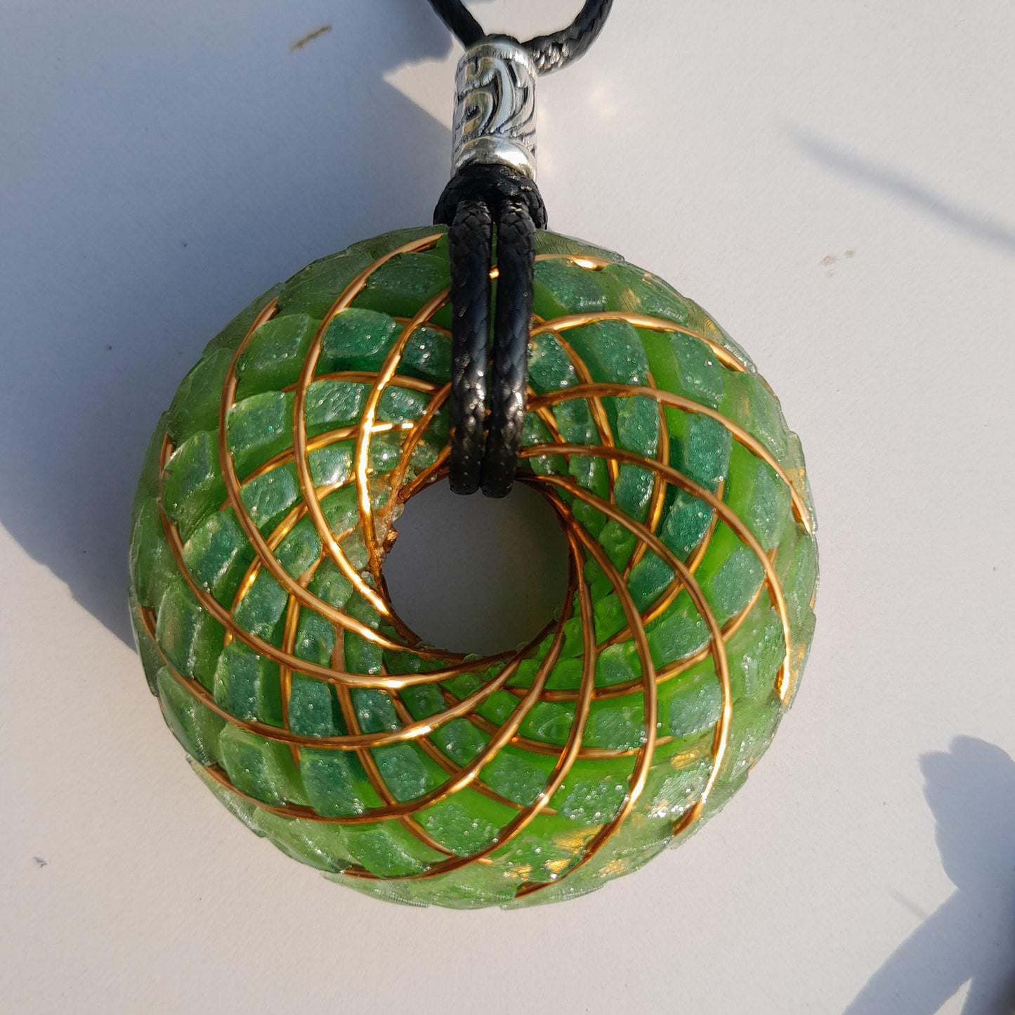 Bobina Torus Rodin Azul con Aventurina Verde- 50mm- Generador de Ondas de Vórtice