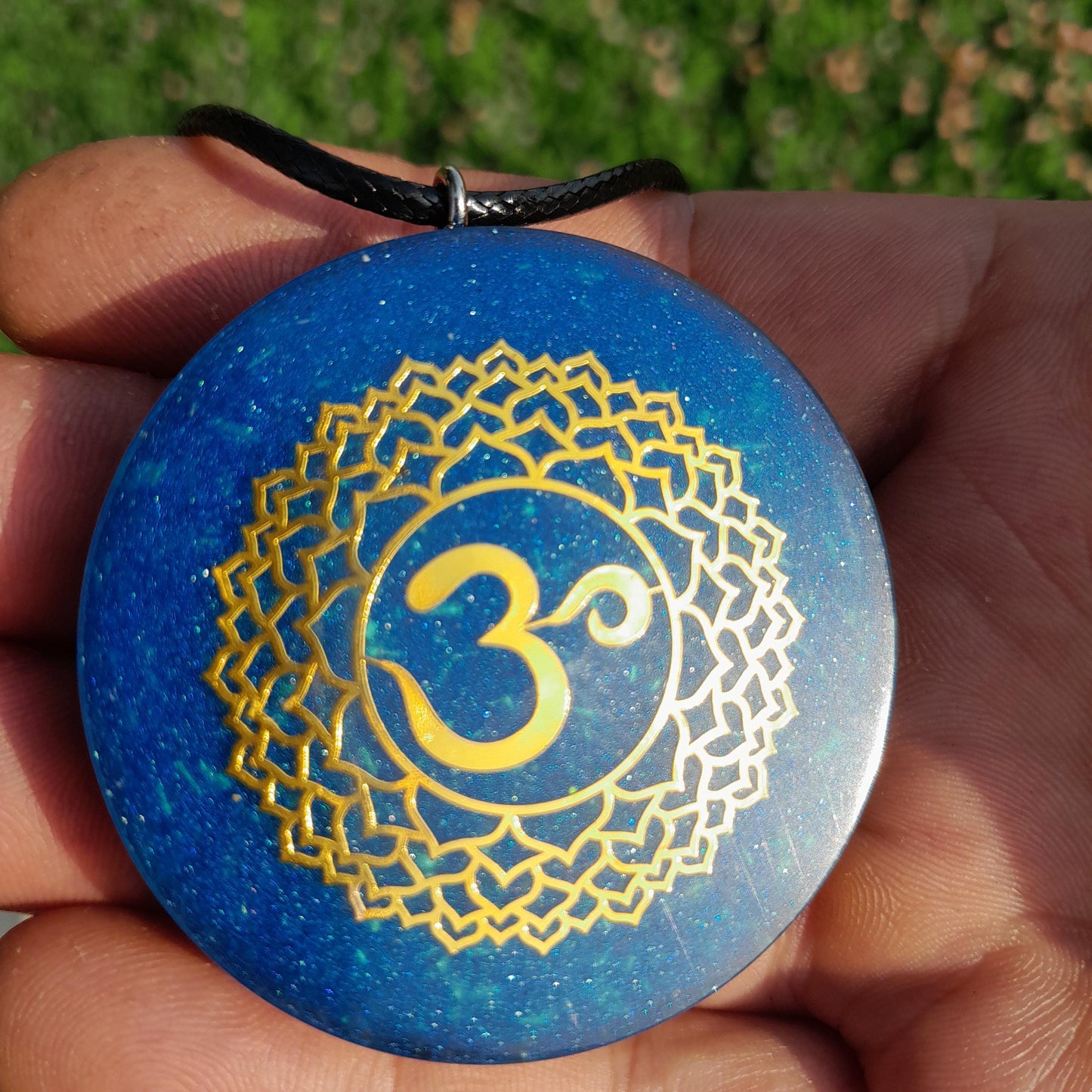 Colgante Orgonita OM con Shungita Azul | Protección 5G, EMF, Energía Orgone, Hecho a Mano