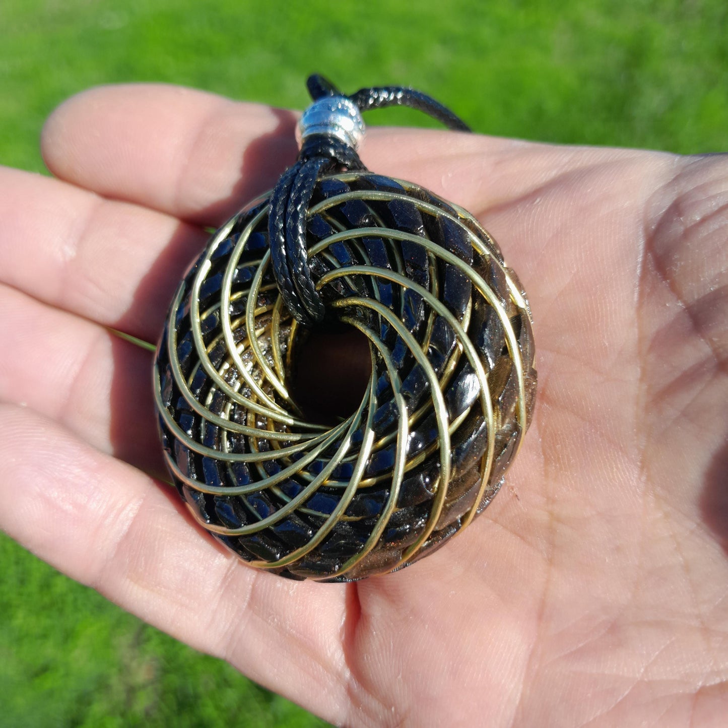 Bobina Torus Rodin con Shungit- Cobre Bañado en Oro de 14K- 50mm- Generador de Ondas de Vórtice