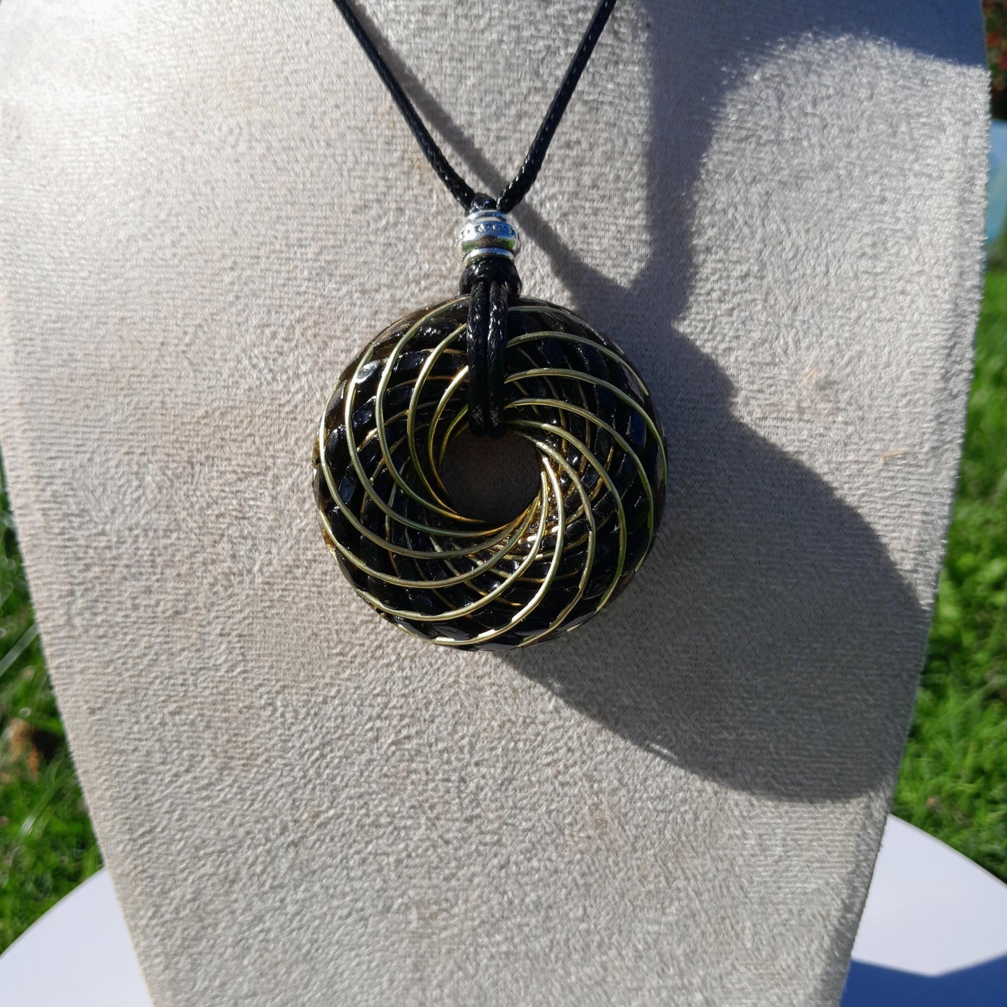 Bobina Torus Rodin con Shungit- Cobre Bañado en Oro de 14K- 50mm- Generador de Ondas de Vórtice