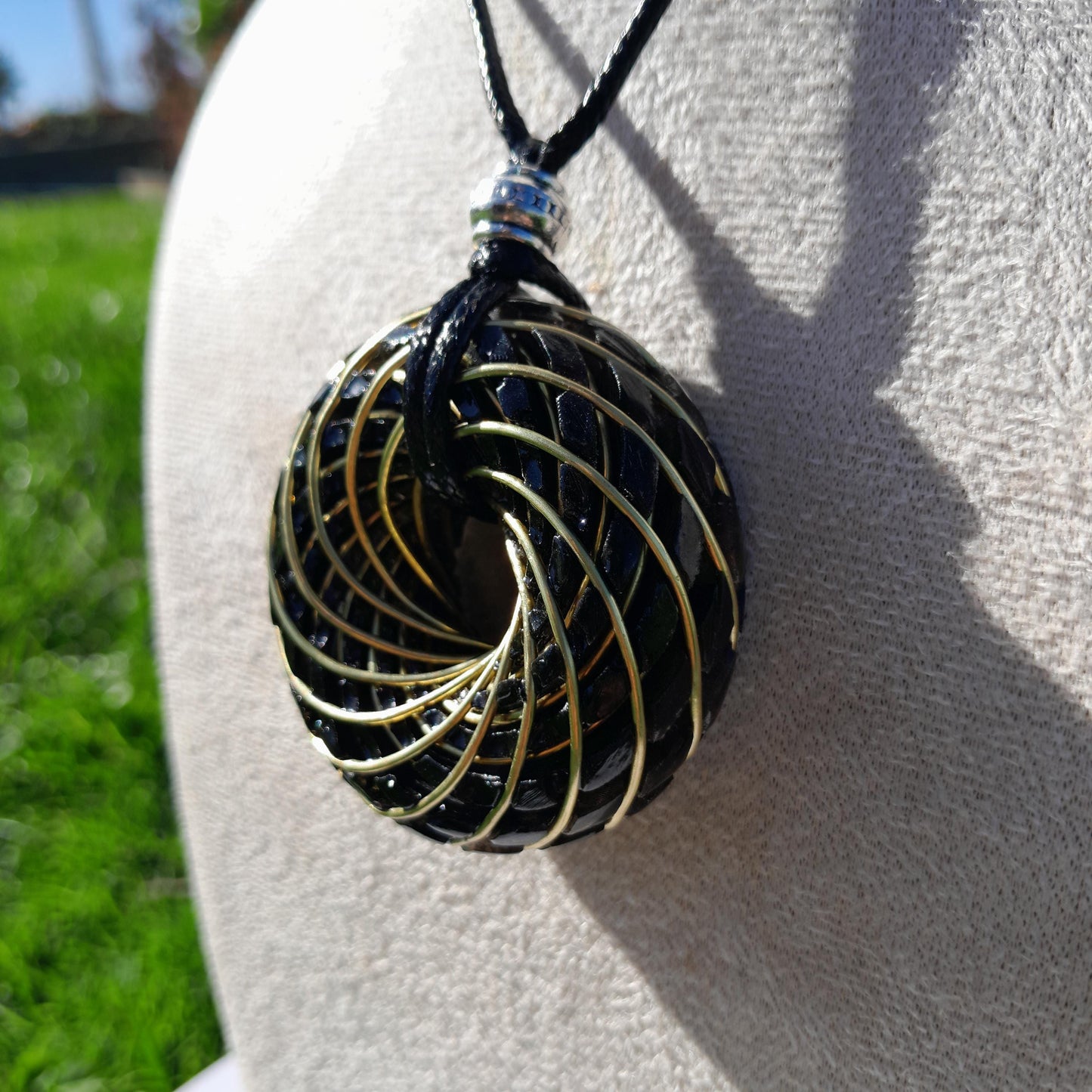Bobina Torus Rodin con Shungit- Cobre Bañado en Oro de 14K- 50mm- Generador de Ondas de Vórtice
