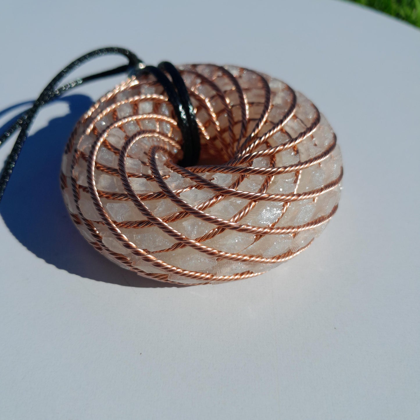 Bobina Rodin con Howlita y Cuarzo Cristal- 62mm- Generador de Ondas de Vórtice