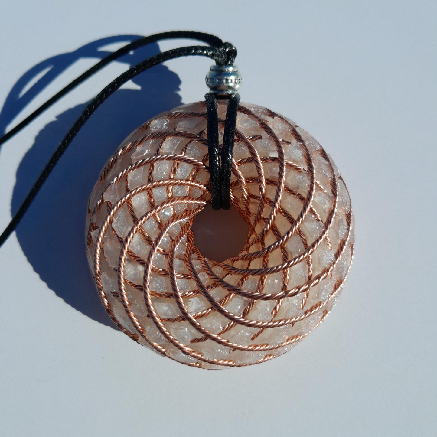 Bobina Rodin con Howlita y Cuarzo Cristal- 62mm- Generador de Ondas de Vórtice