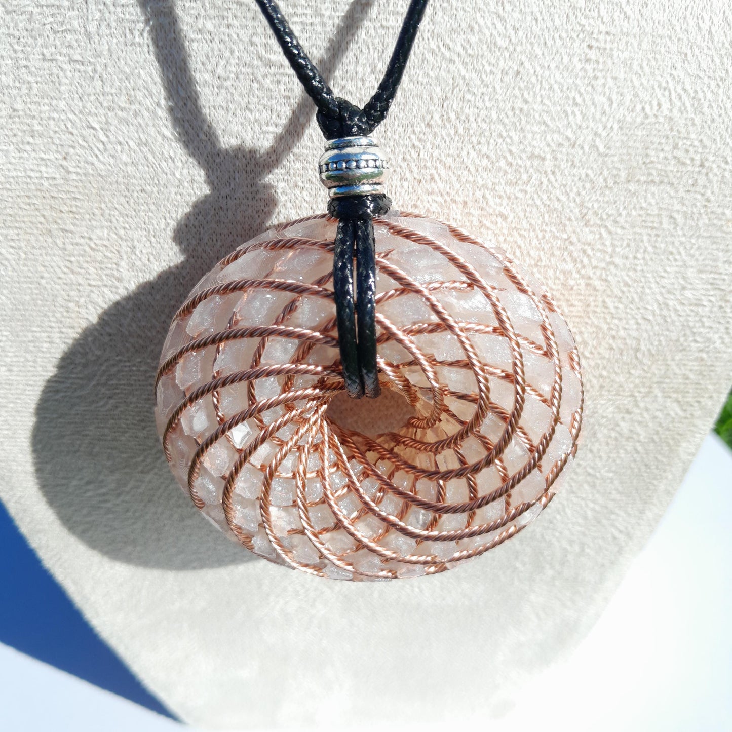 Bobina Rodin con Howlita y Cuarzo Cristal- 62mm- Generador de Ondas de Vórtice