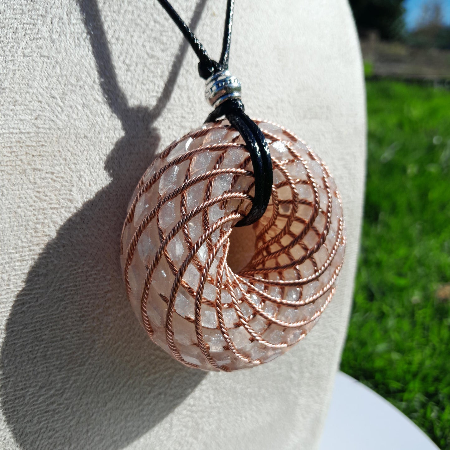 Bobina Rodin con Howlita y Cuarzo Cristal- 62mm- Generador de Ondas de Vórtice