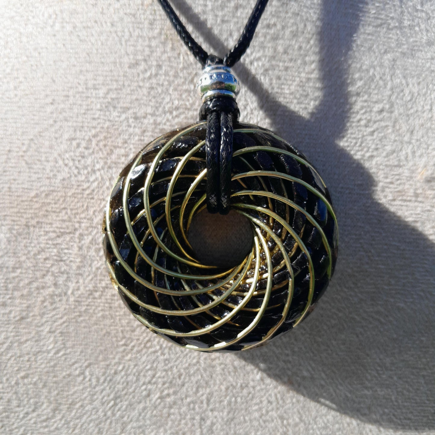 Bobina Torus Rodin con Shungit- Cobre Bañado en Oro de 14K- 50mm- Generador de Ondas de Vórtice