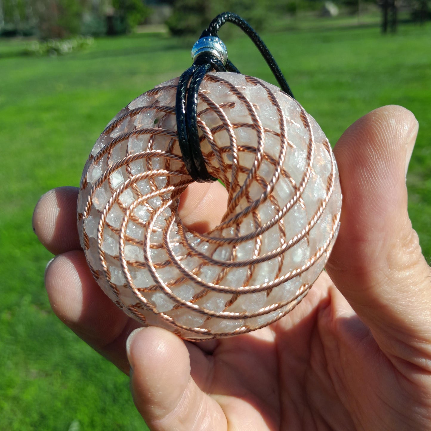 Bobina Rodin con Howlita y Cuarzo Cristal- 62mm- Generador de Ondas de Vórtice