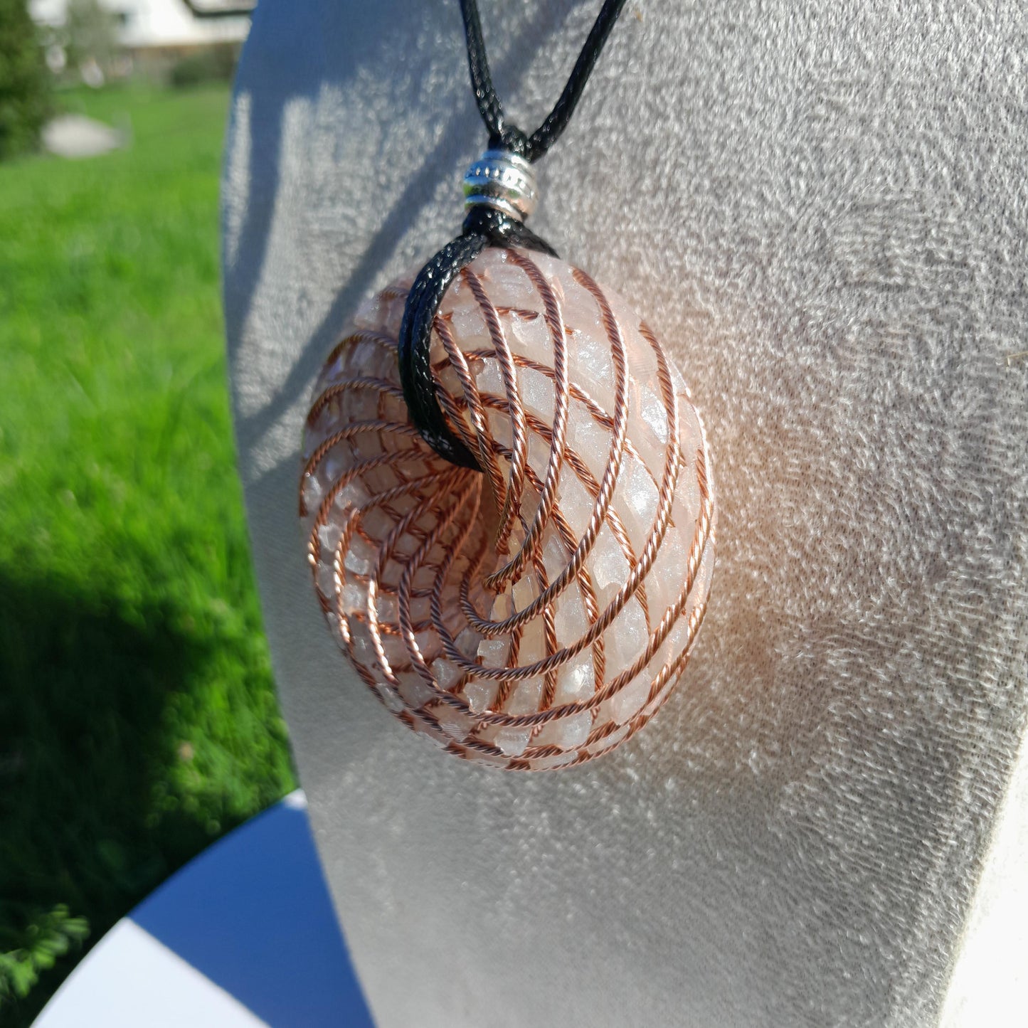 Bobina Rodin con Howlita y Cuarzo Cristal- 62mm- Generador de Ondas de Vórtice