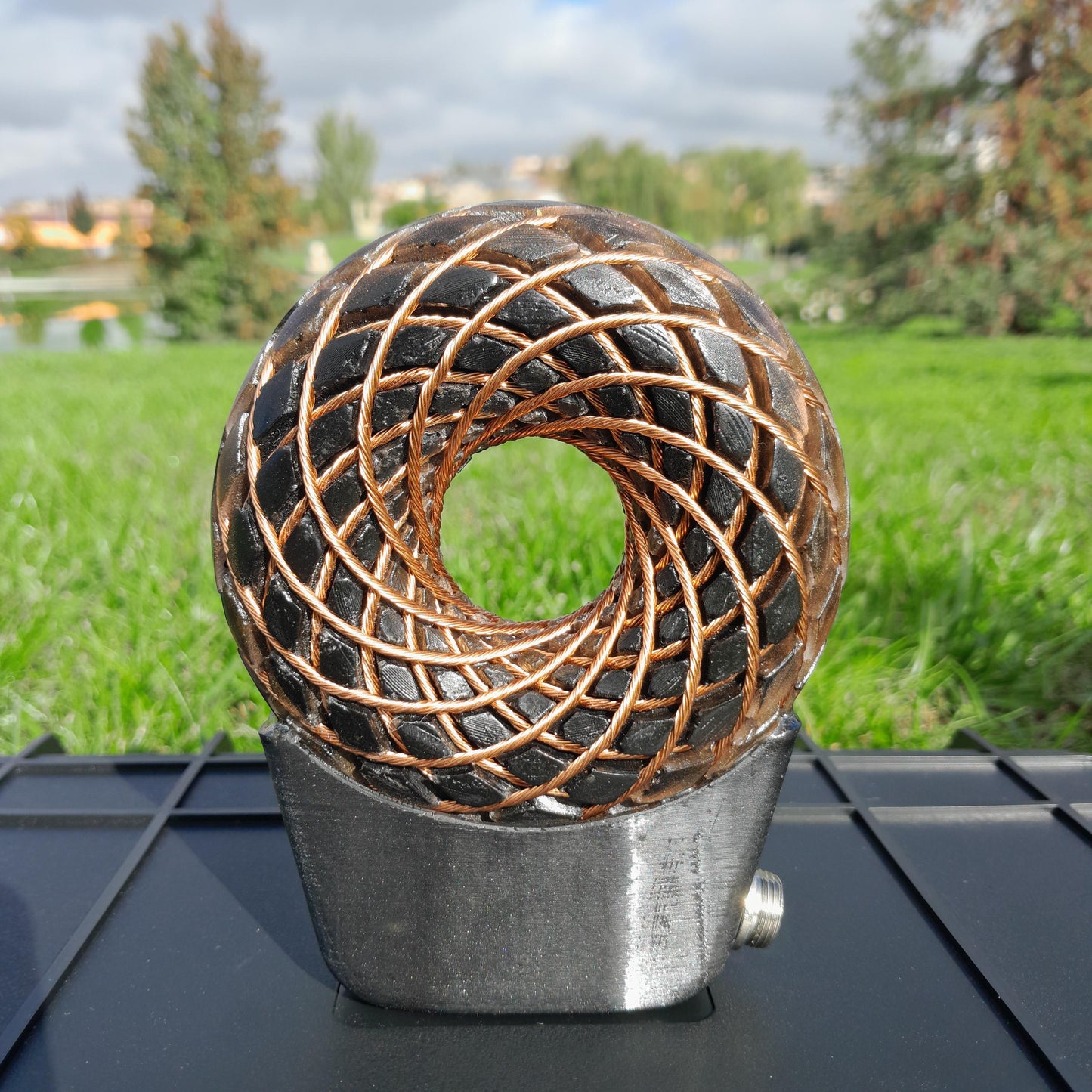 Bobina Torus Rodin 100mm | Dispositivo PEMF Portátil de Ondas Escalares con Shungita, Maleta y Amplificador 60W