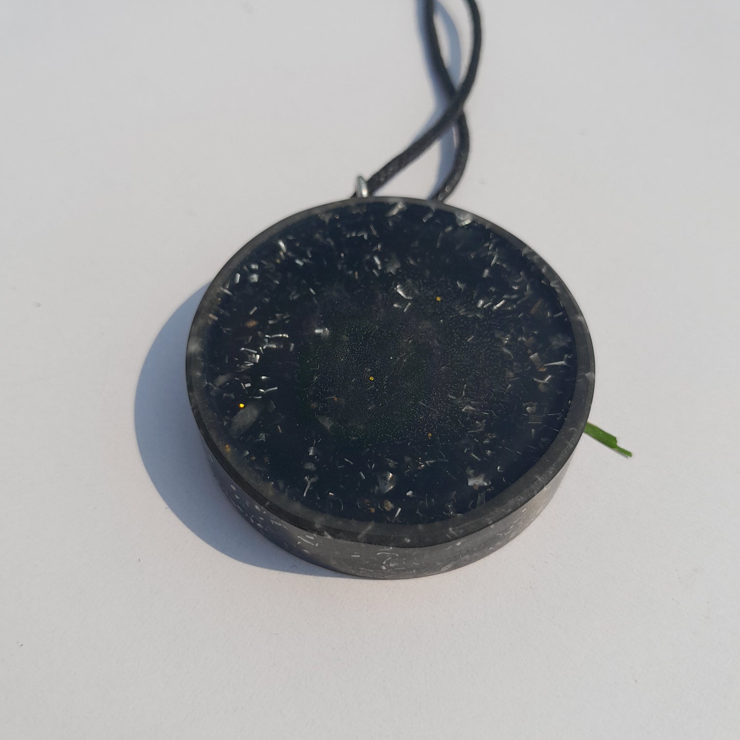 Colgante de Orgonita Flor de la Vida y Estrella de 6 Puntas con Shungita