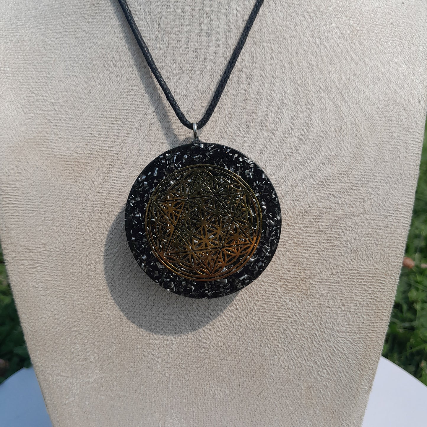 Colgante de Orgonita Flor de la Vida y Estrella de 6 Puntas con Shungita
