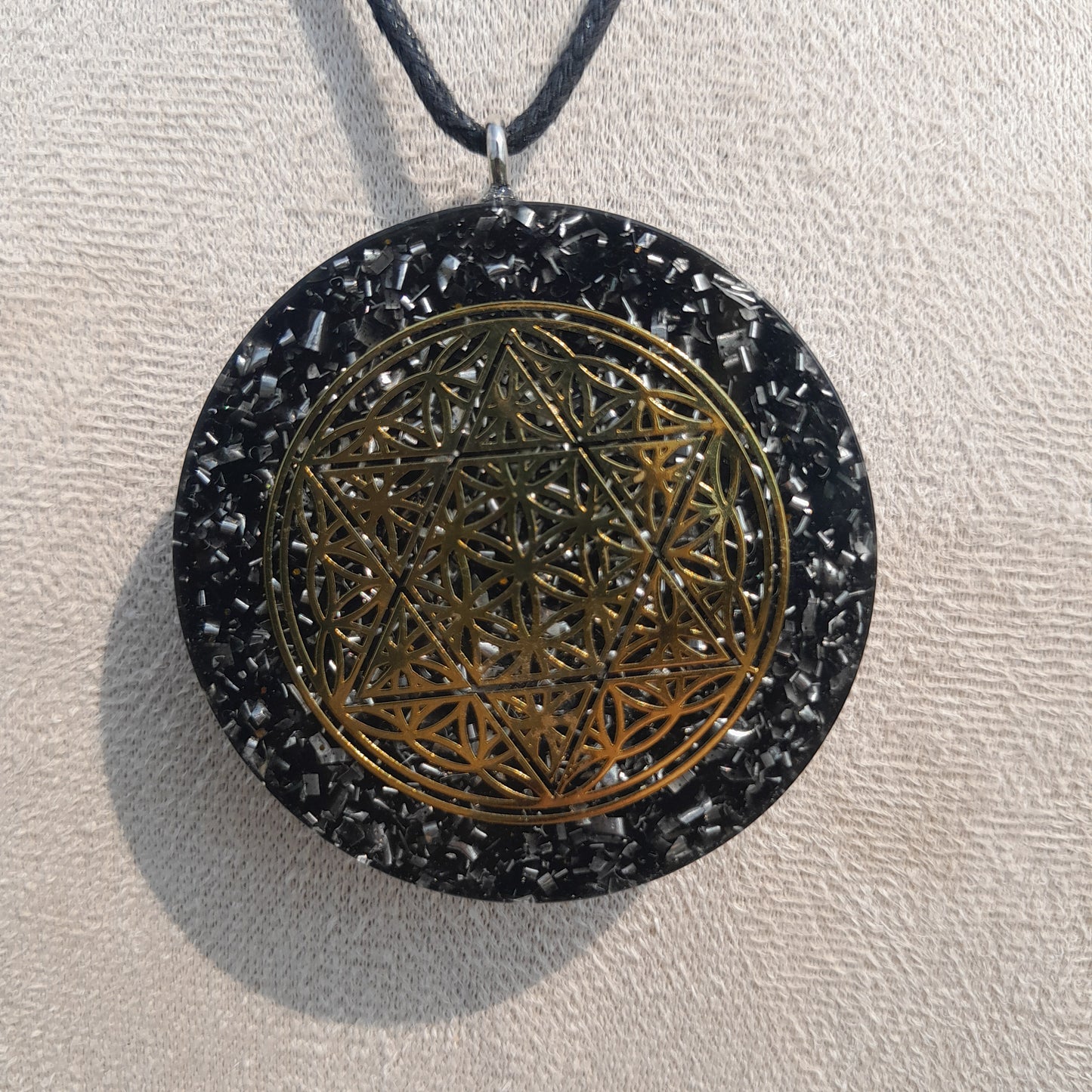 Colgante de Orgonita Flor de la Vida y Estrella de 6 Puntas con Shungita