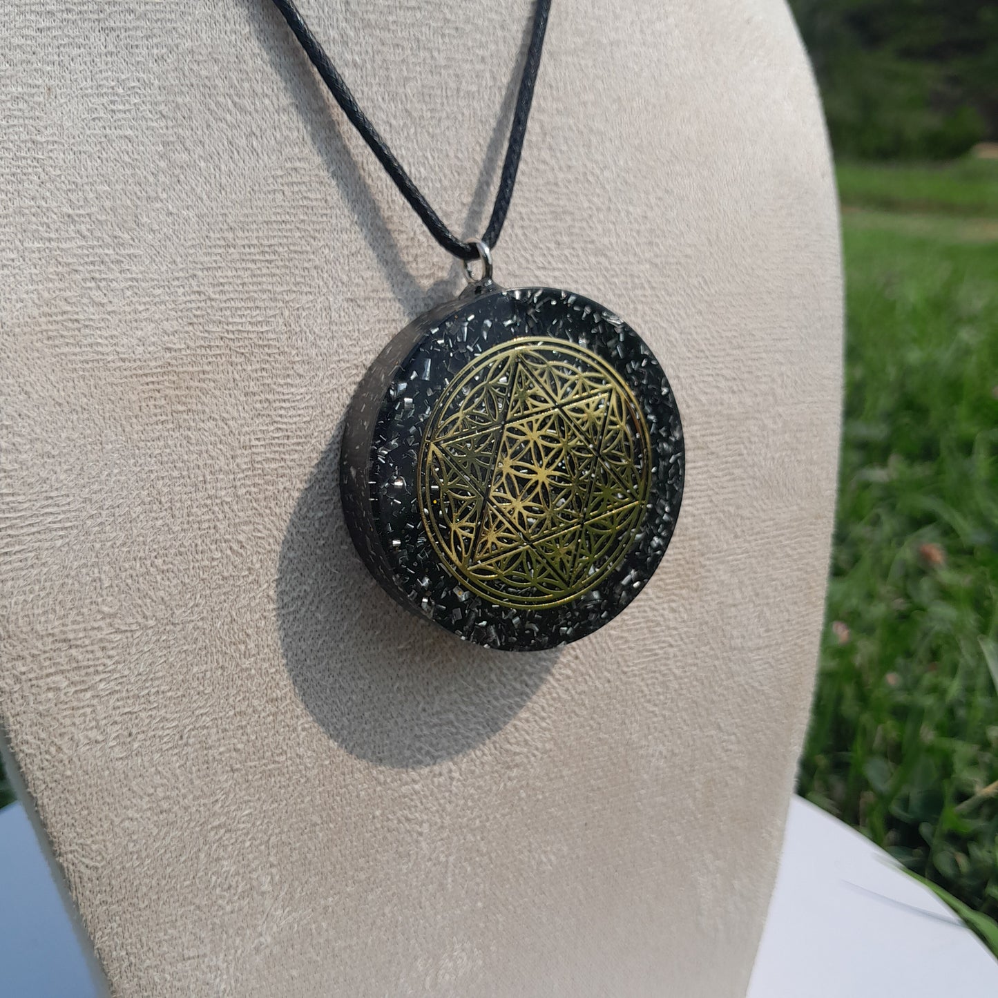 Colgante de Orgonita Flor de la Vida y Estrella de 6 Puntas con Shungita