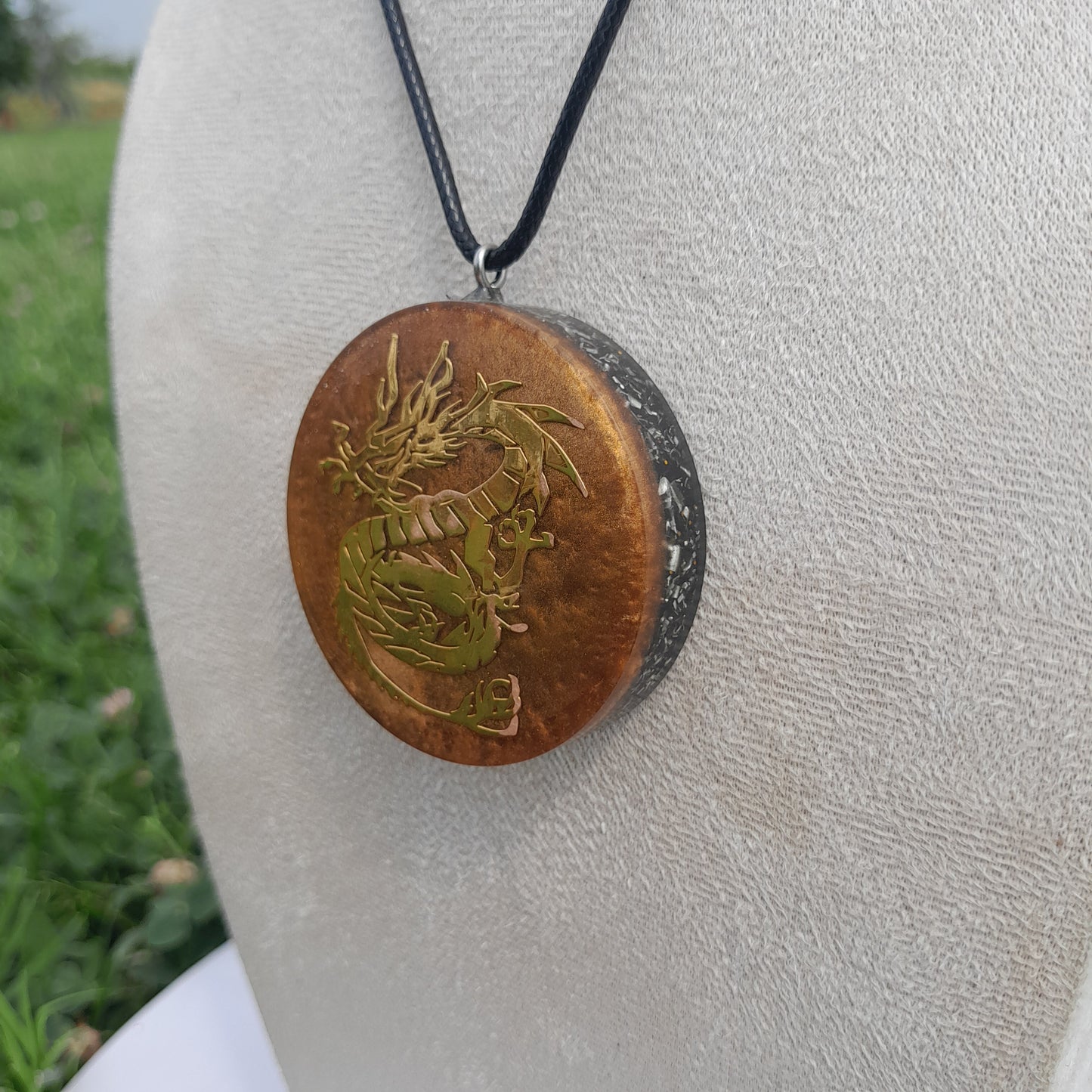 Colgante de Orgonita Dragón de Poder con Shungita
