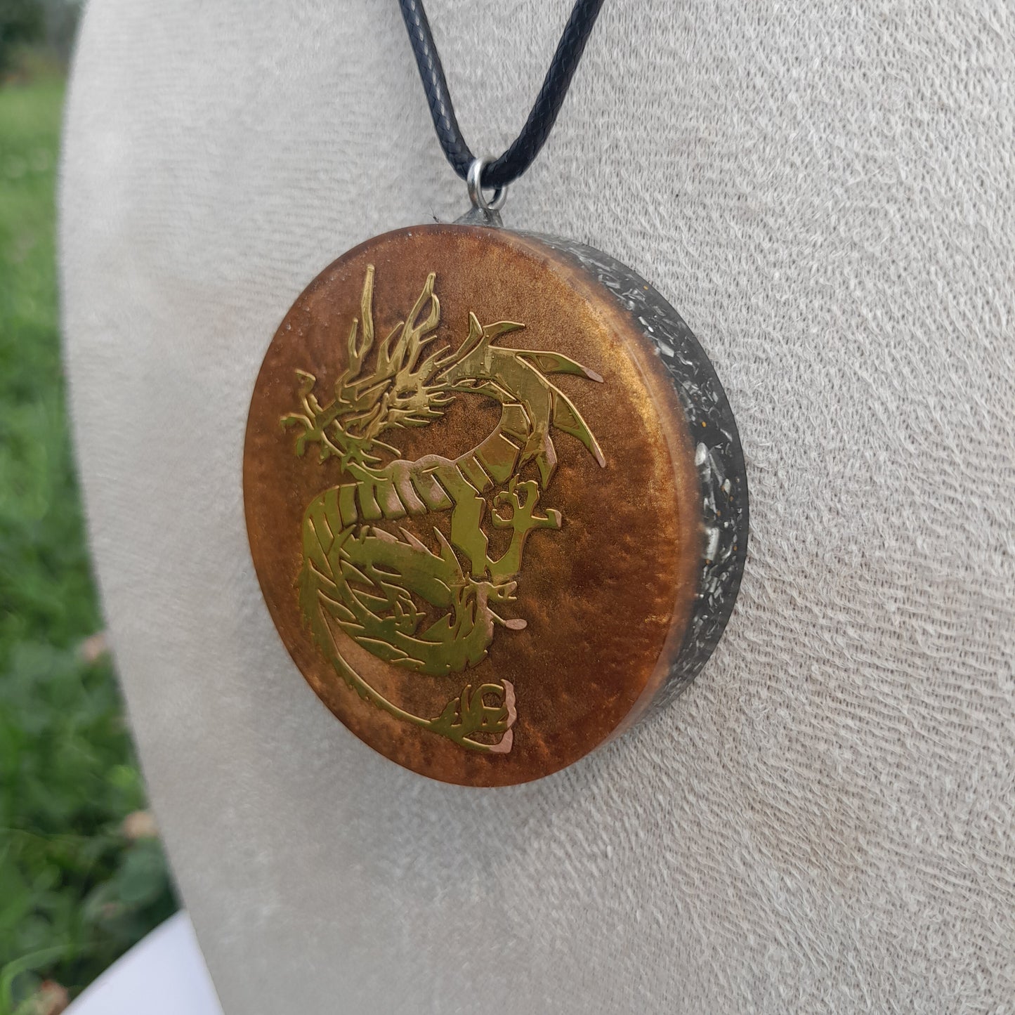 Colgante de Orgonita Dragón de Poder con Shungita