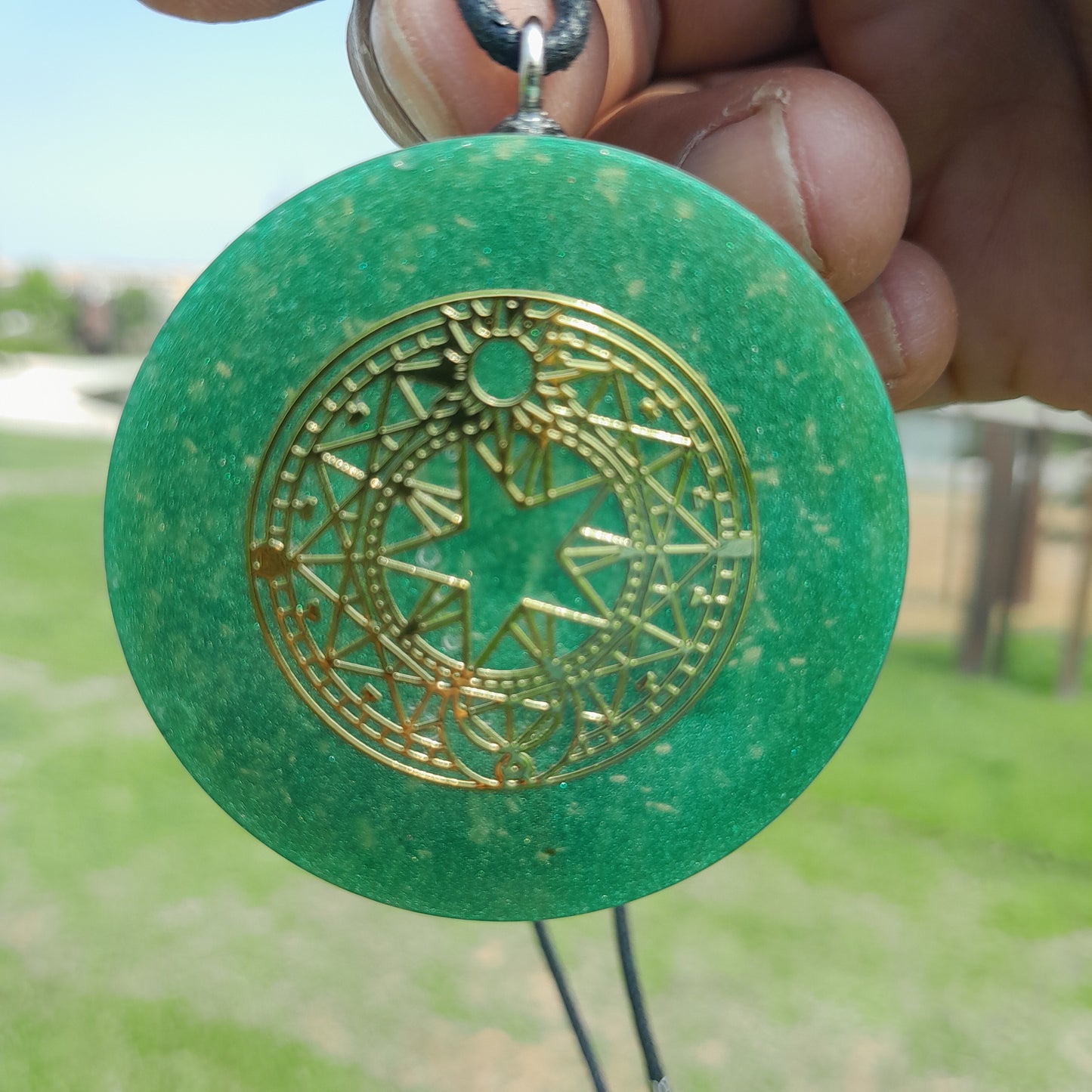 Colgante de Orgonita Estrella de 5 Puntas Verde con Shungita