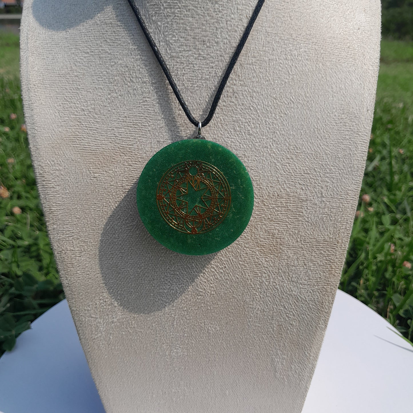 Colgante de Orgonita Estrella de 5 Puntas Verde con Shungita