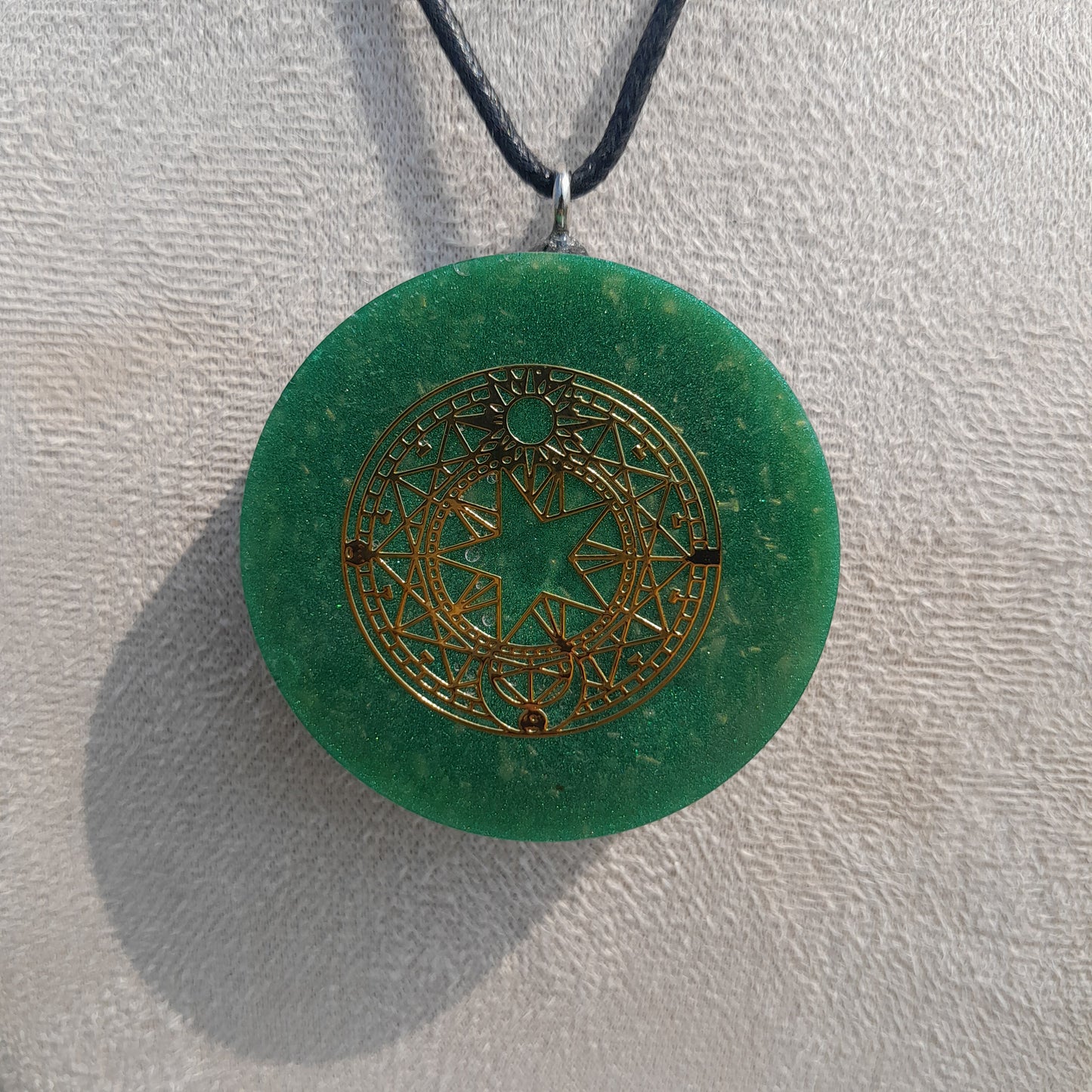 Colgante de Orgonita Estrella de 5 Puntas Verde con Shungita