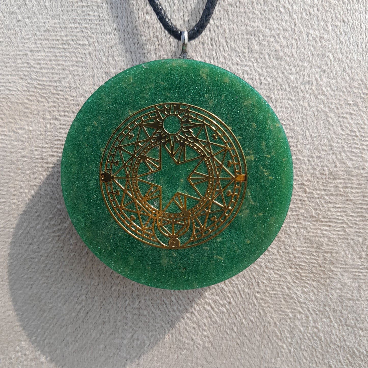 Colgante de Orgonita Estrella de 5 Puntas Verde con Shungita