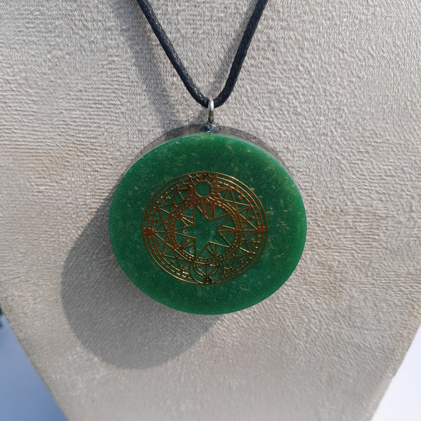 Colgante de Orgonita Estrella de 5 Puntas Verde con Shungita