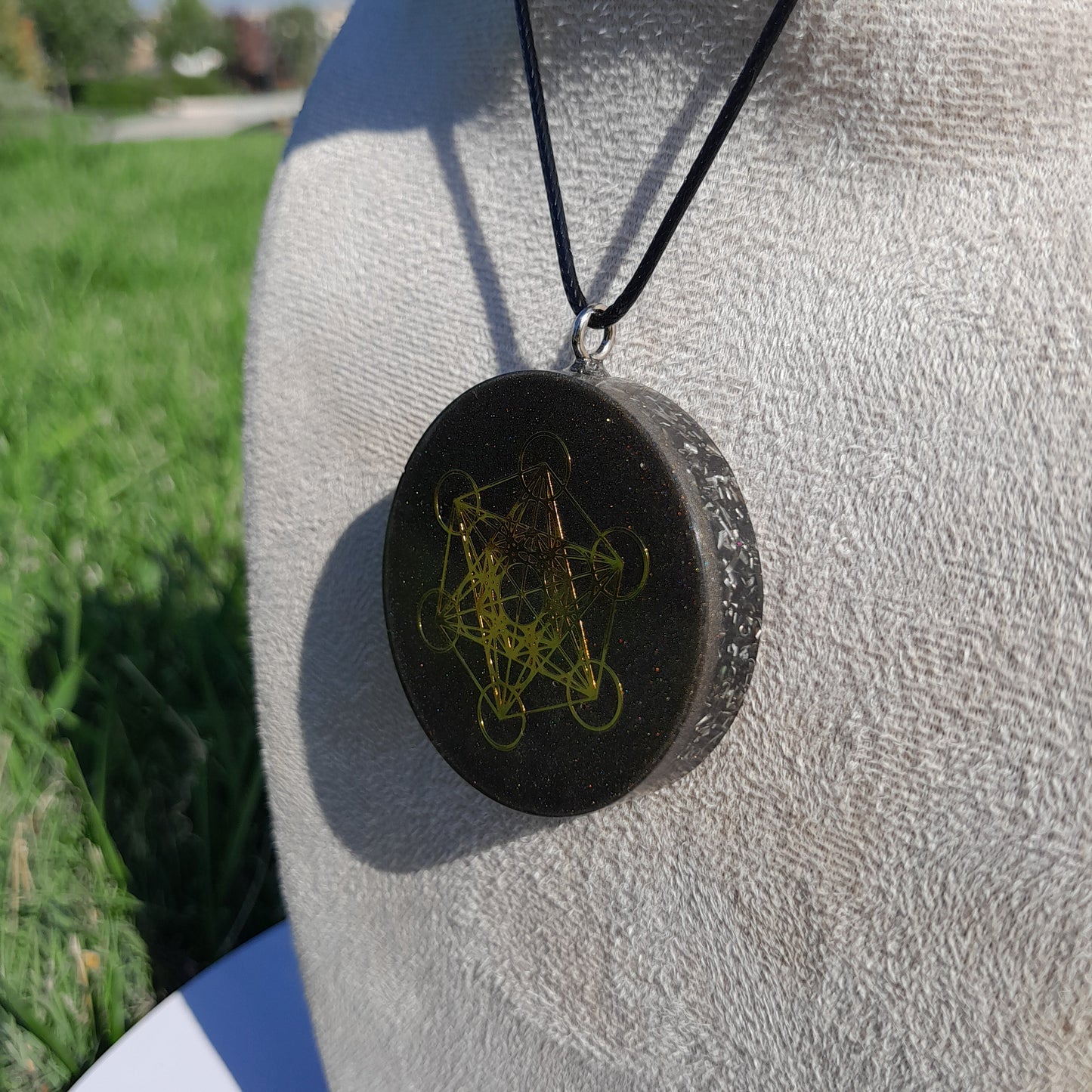 Colgante de Orgonita Metatron Marrón Oscuro con Shungita