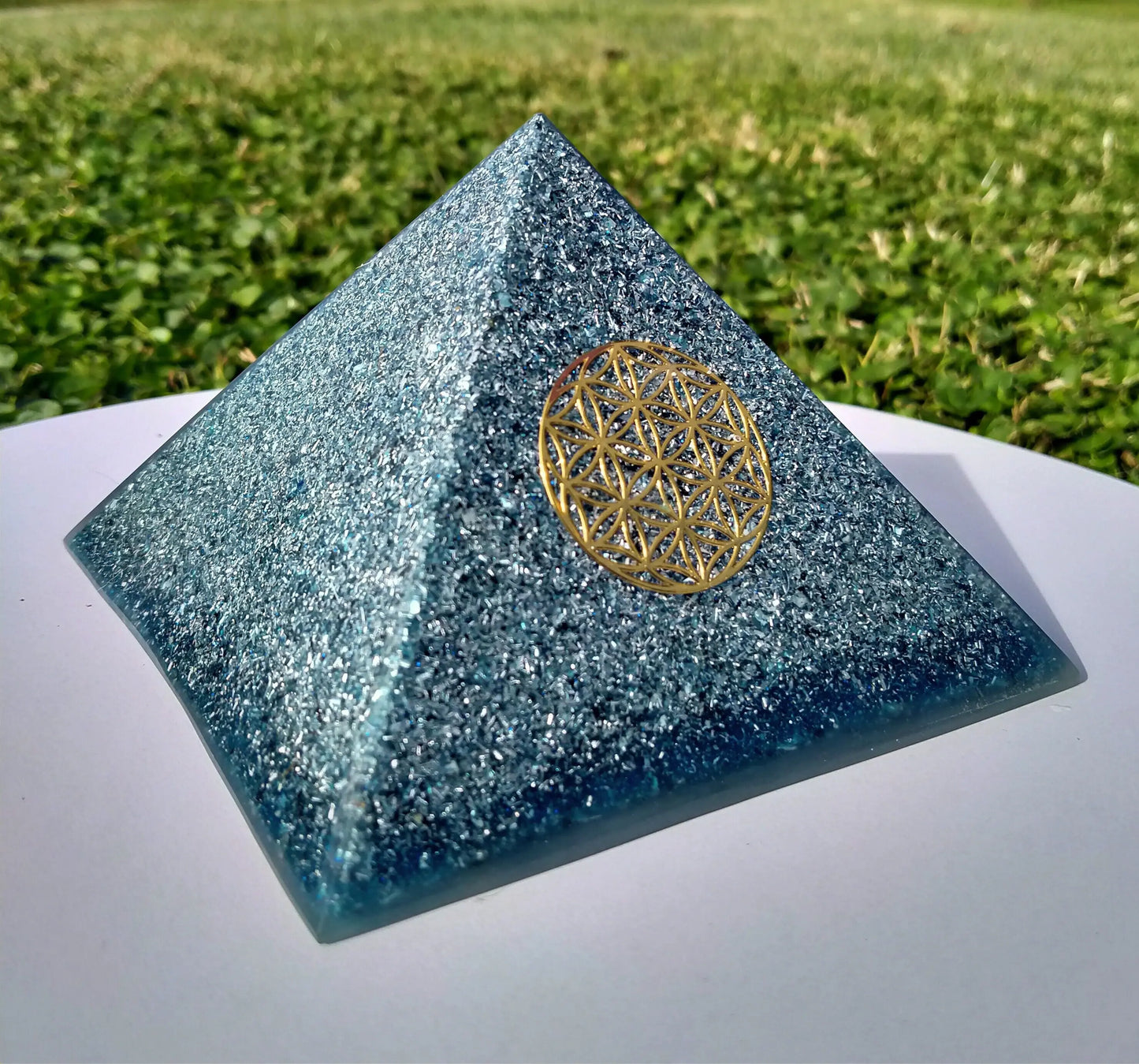 Pirámide Orgonita Flor de la Vida Azul - mundoorgon