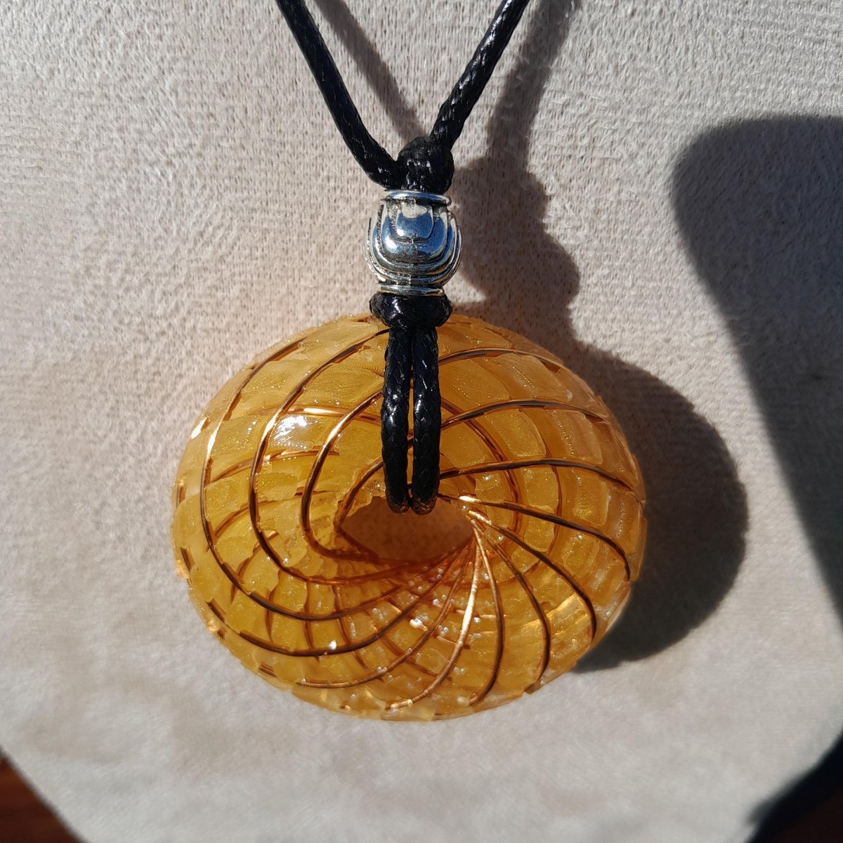 Bobina Rodin con Cuarzo Citrino - 50mm - Generador de Ondas de Vórtice - Mundo Orgon