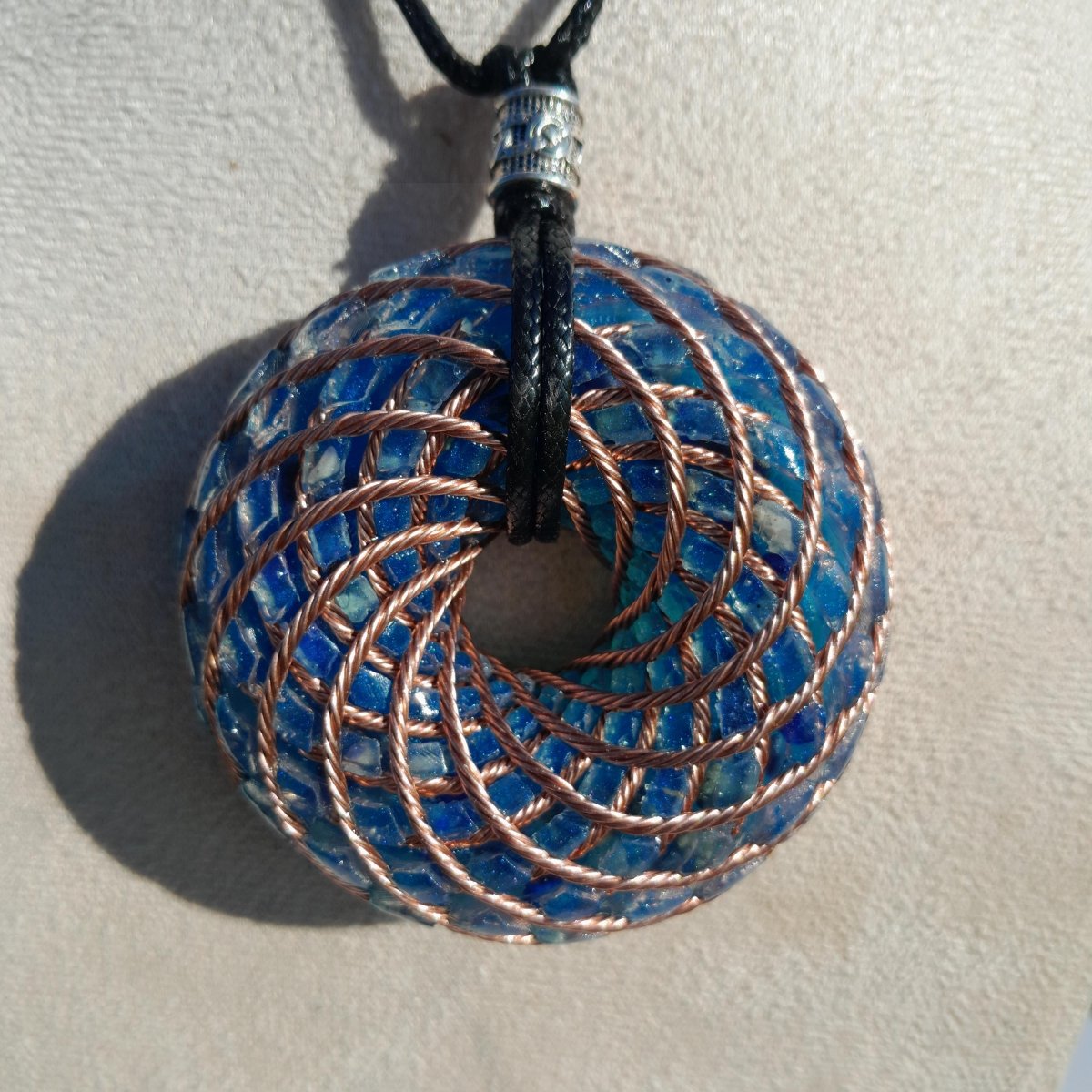 Bobina Torus de Rodin Chips de Lapislázuli - 62mm - Generador de Ondas de Vórtice - Mundo Orgon