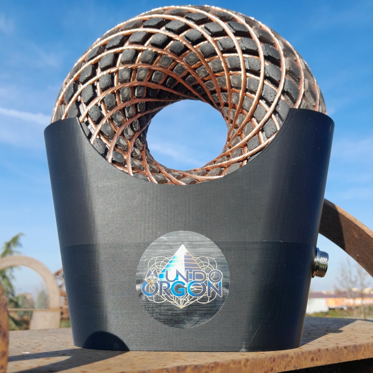 Bobina Torus Rodin 185mm con Shungita | Dispositivo PEMF de Ondas de Vórtice, Maleta Rígida y Amplificador 100W - Mundo Orgon