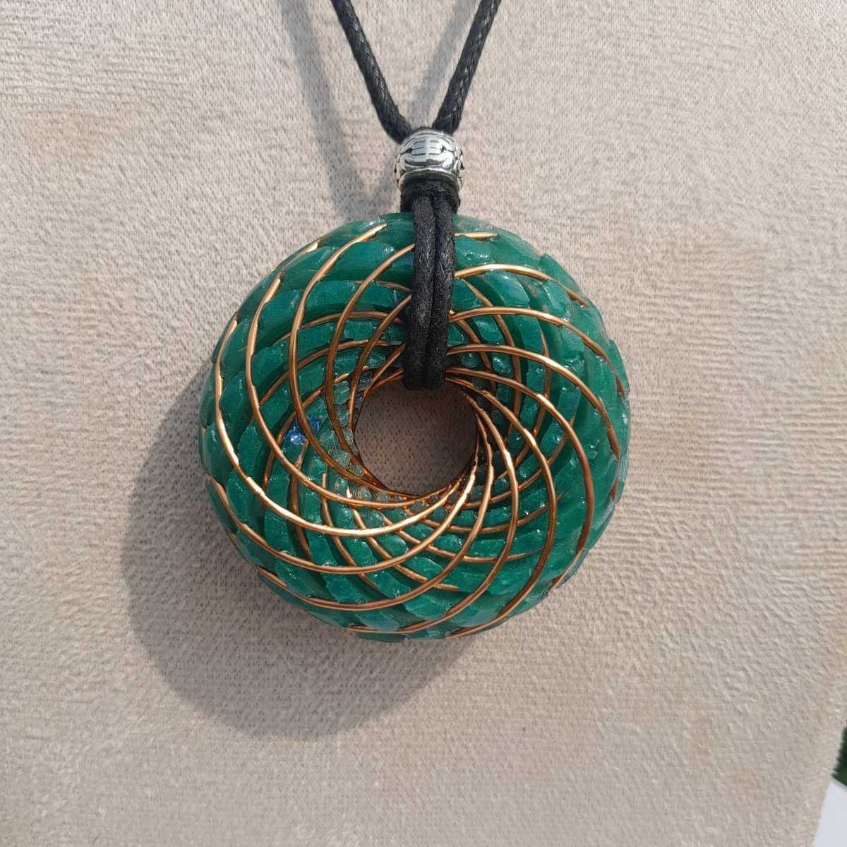 Bobina Torus Rodin con Chips de Turquesa- 50mm - Mundo Orgon LTD
