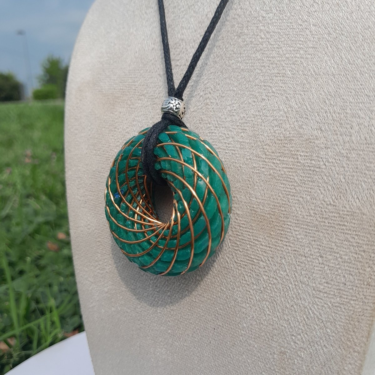 Bobina Torus Rodin con Chips de Turquesa- 50mm - Mundo Orgon LTD