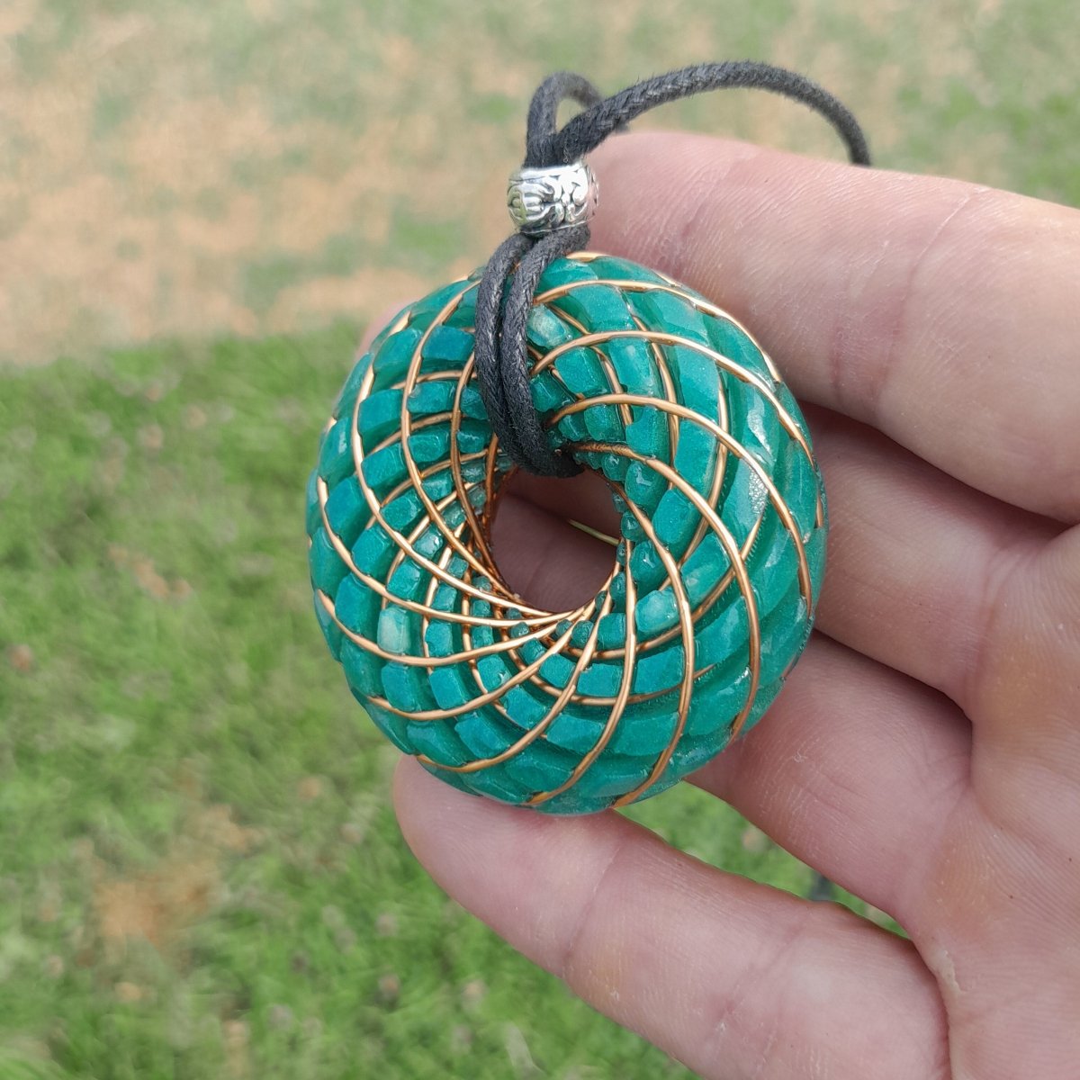Bobina Torus Rodin con Chips de Turquesa- 50mm - Mundo Orgon LTD