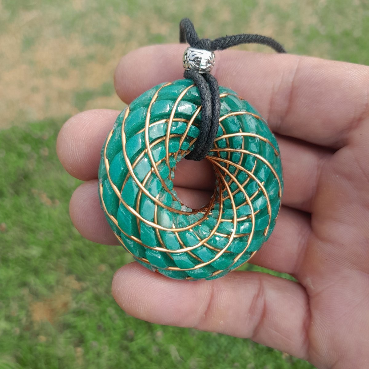Bobina Torus Rodin con Chips de Turquesa- 50mm - Mundo Orgon LTD