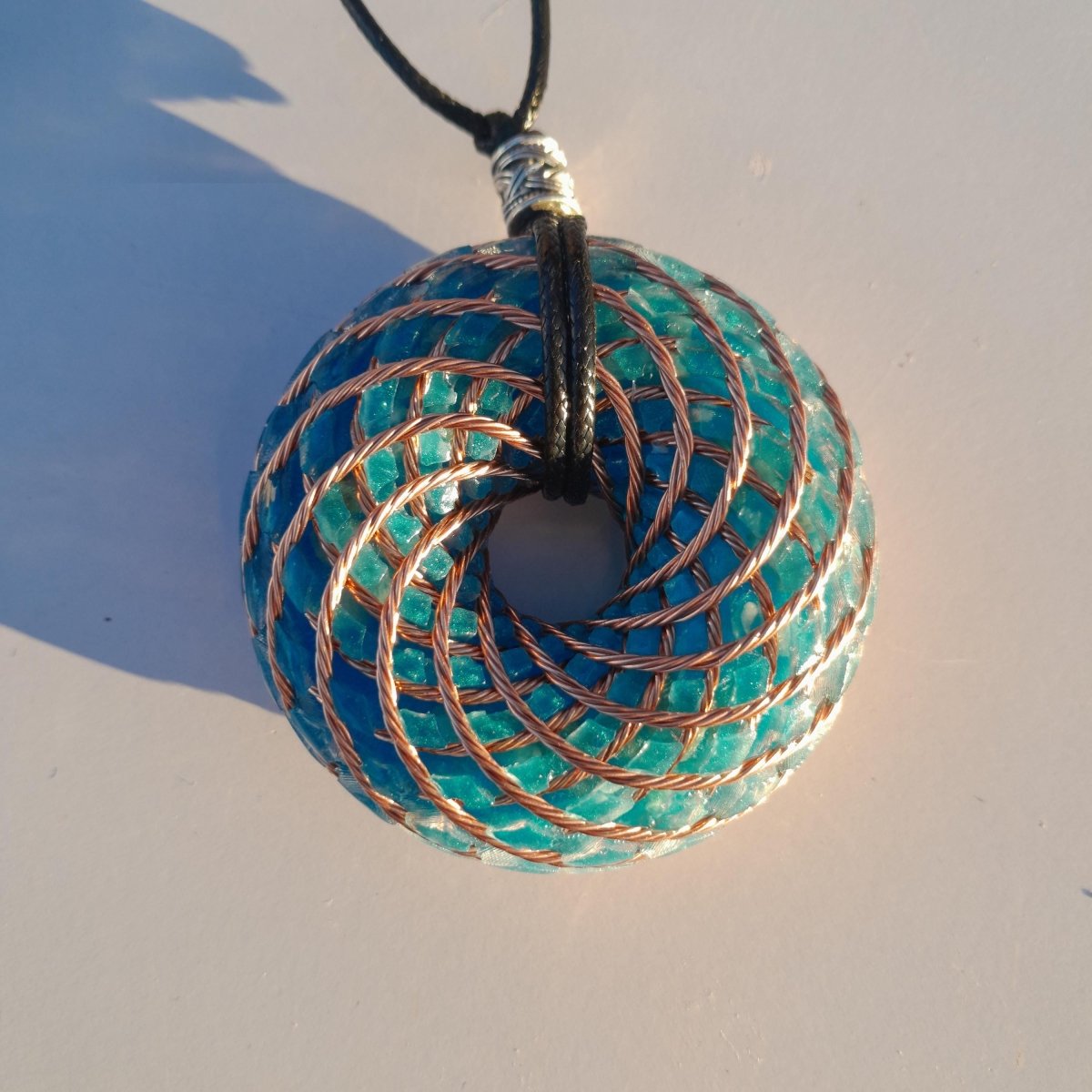 Colgante Bobina Rodin con Amazonita Azul 62 mm - Mundo Orgon