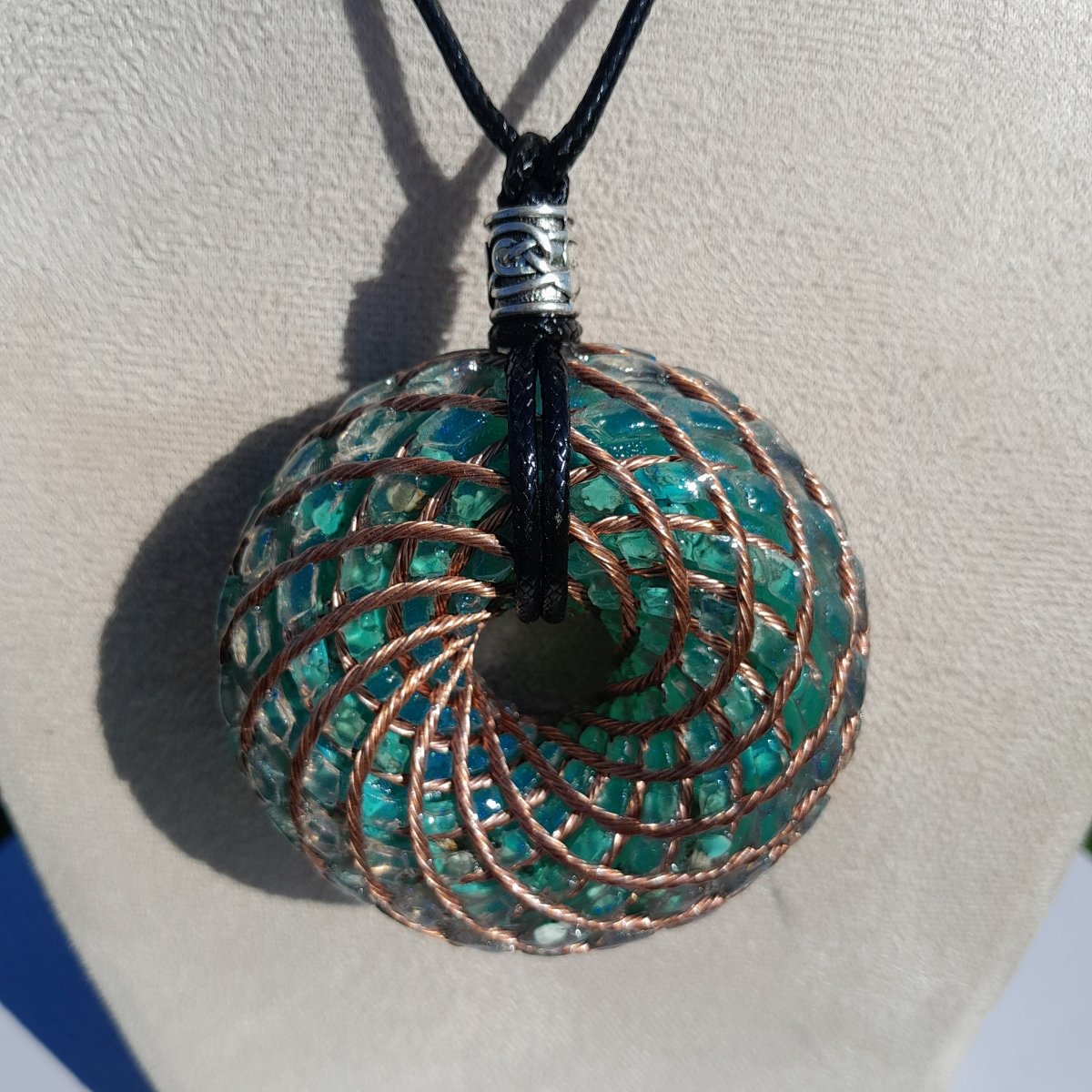 Colgante Bobina Rodin con Turquesa Azul 62 mm - Mundo Orgon LTD